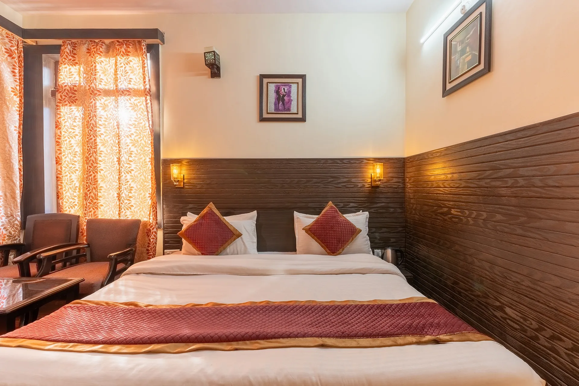 The Raikwal's Hotel & Restaurant Room