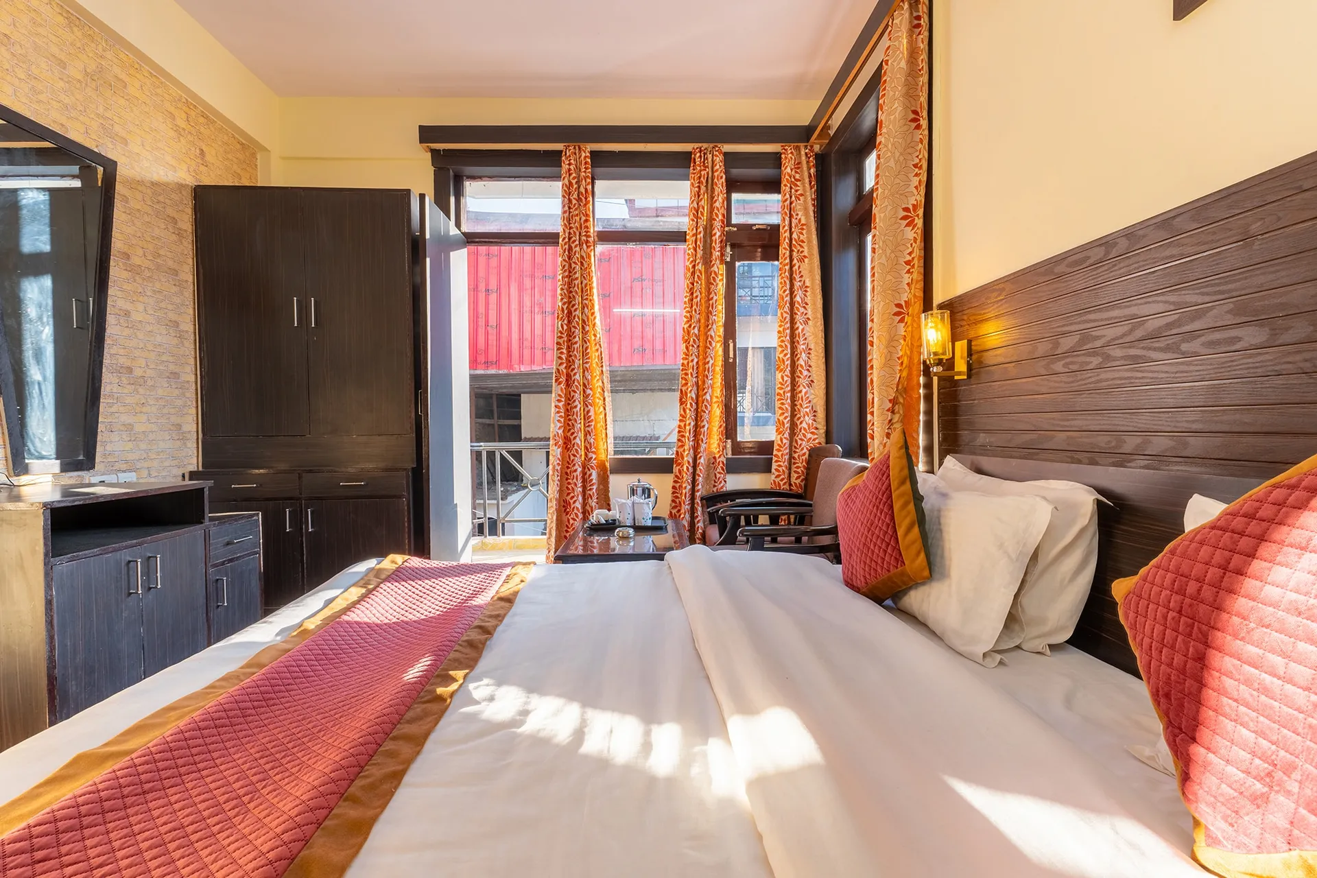 The Raikwal's Hotel & Restaurant Room