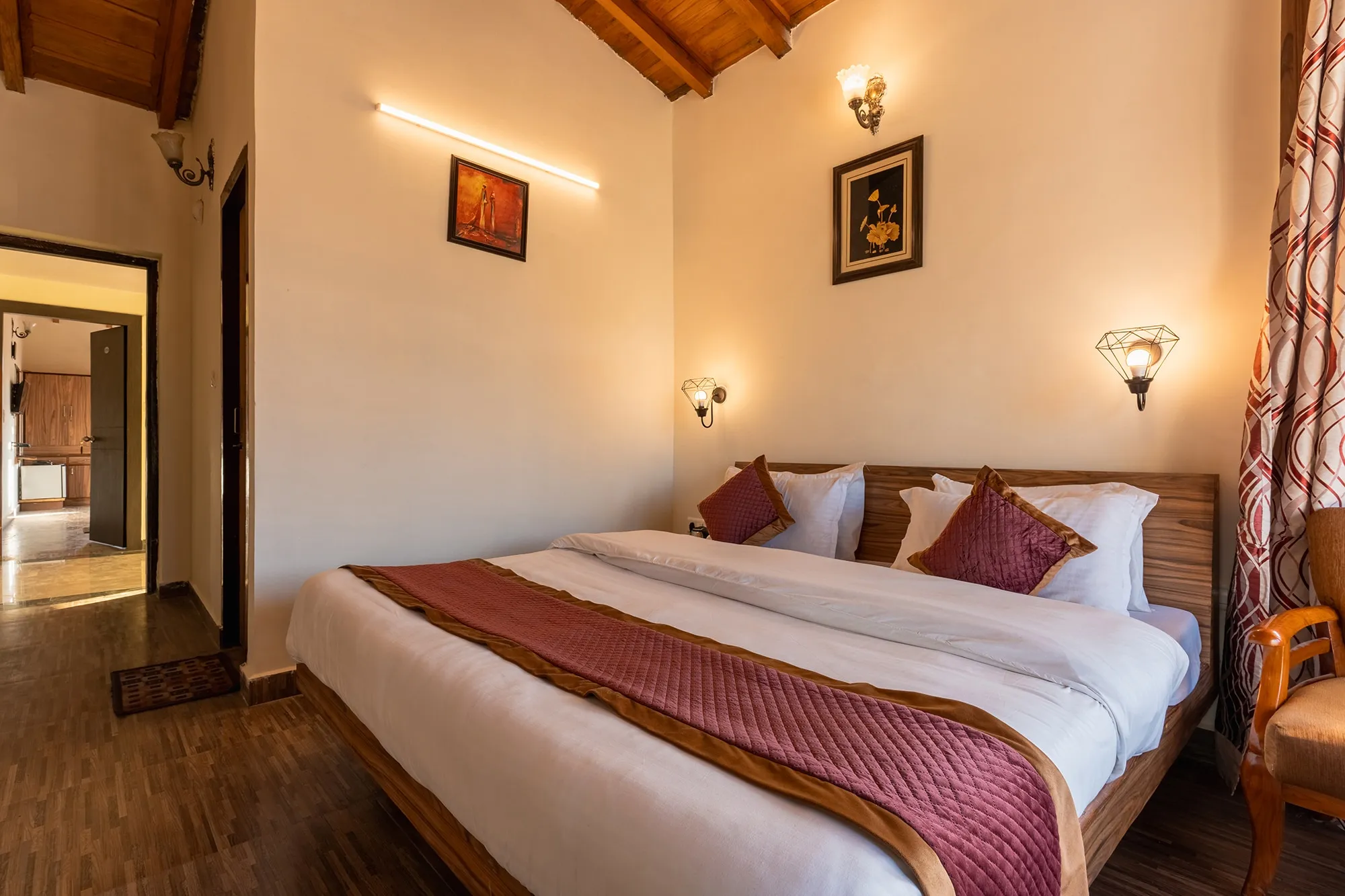 The Raikwal's Hotel & Restaurant Room