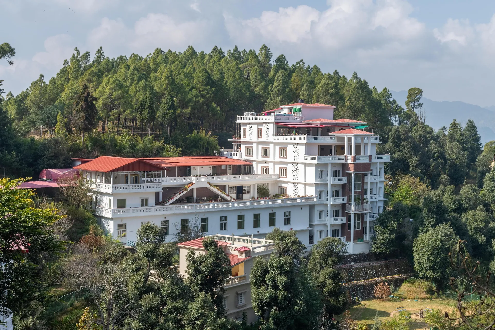 DLS Tehri Club Resort Facade