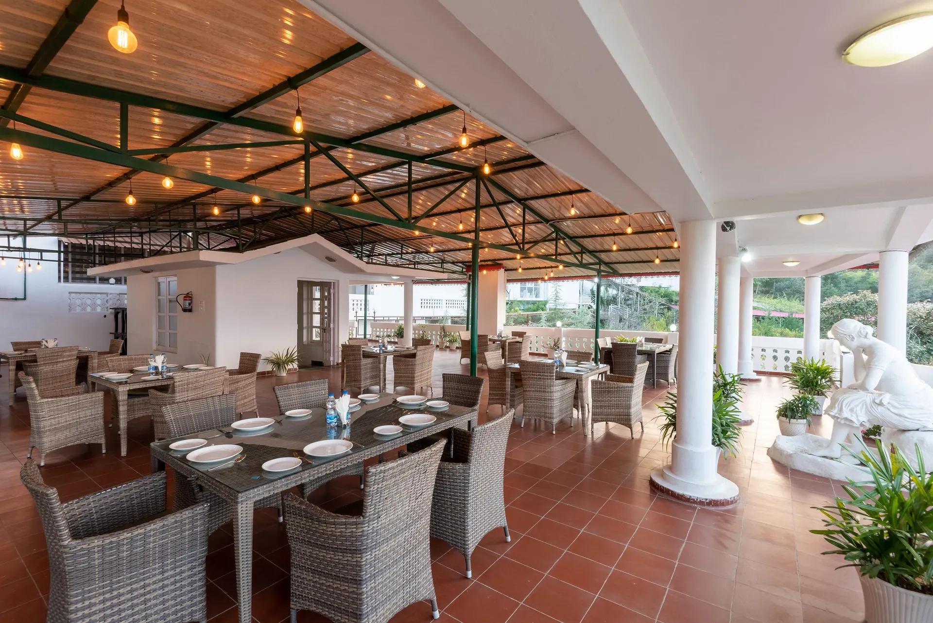 DLS Tehri Club Resort Restaurant