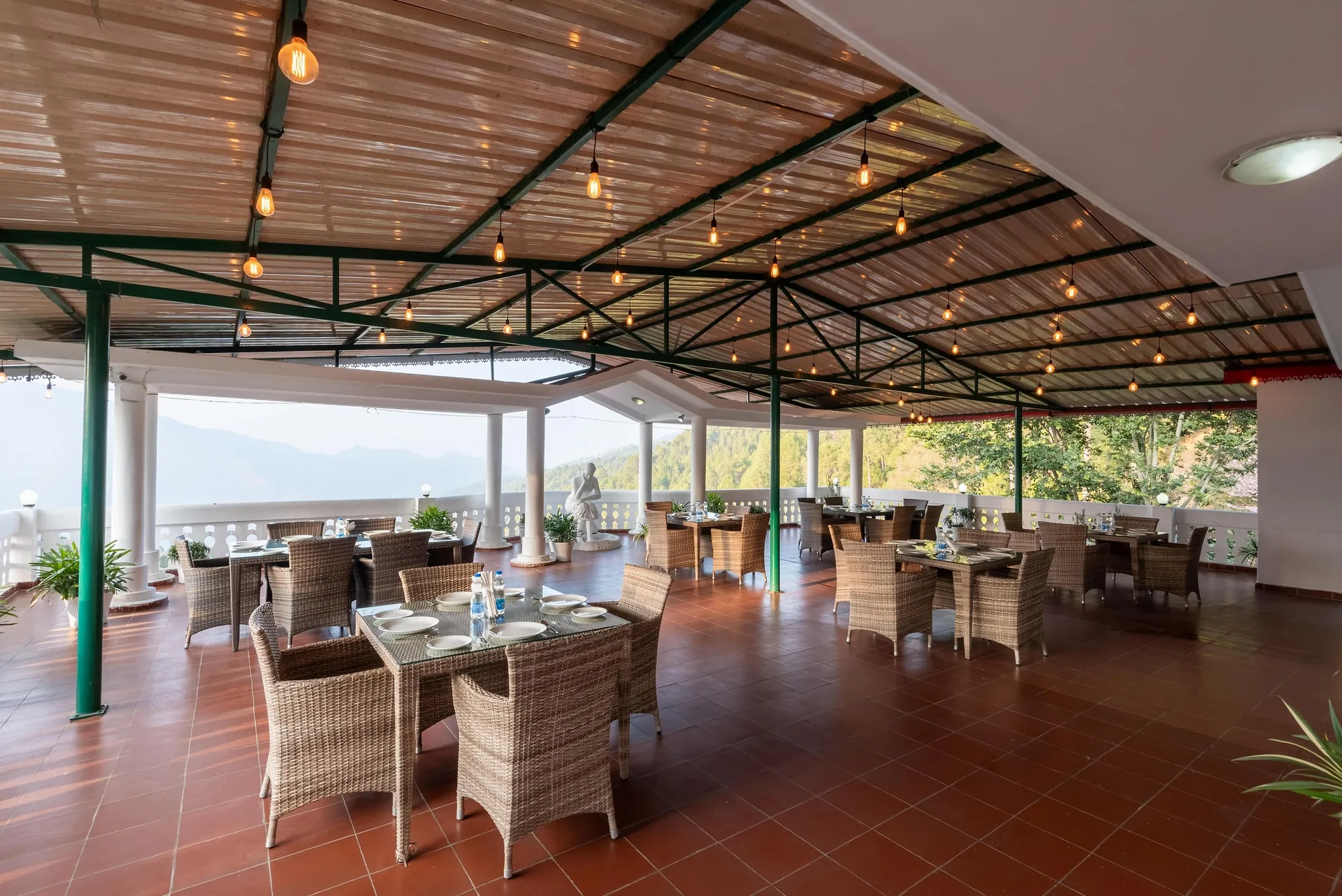 DLS Tehri Club Resort Restaurant