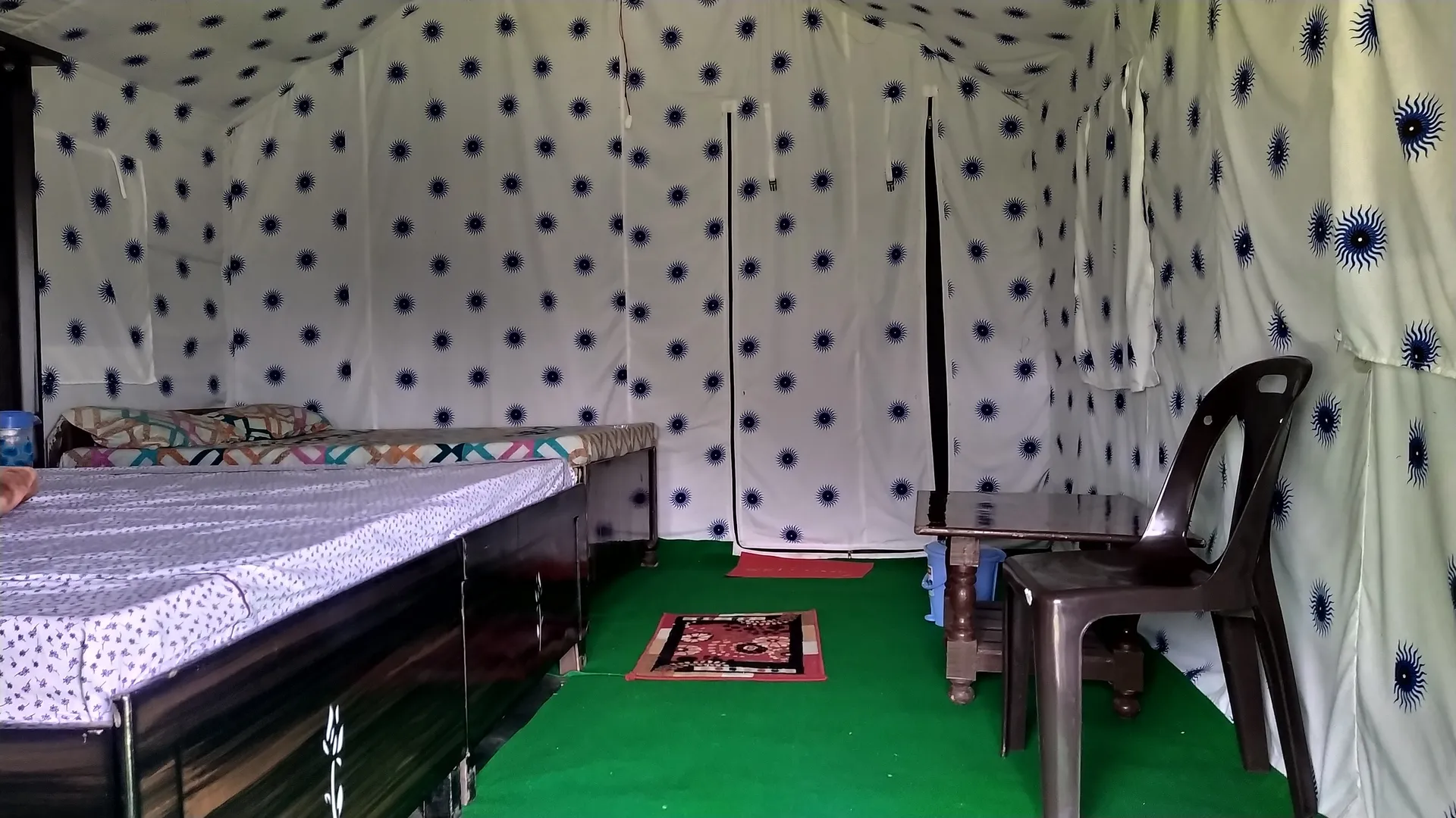The Meadows Chopta Camp Stay Bedroom