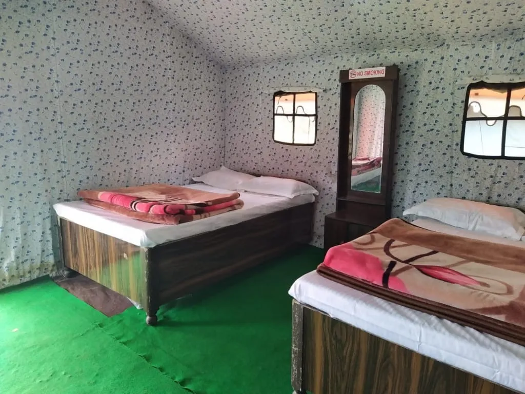 The Meadows Chopta Camp Stay Bedroom