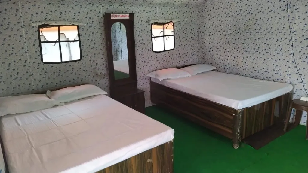 The Meadows Chopta Camp Stay Bedroom