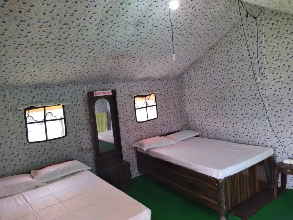 The Meadows Chopta Camp Stay Bedroom