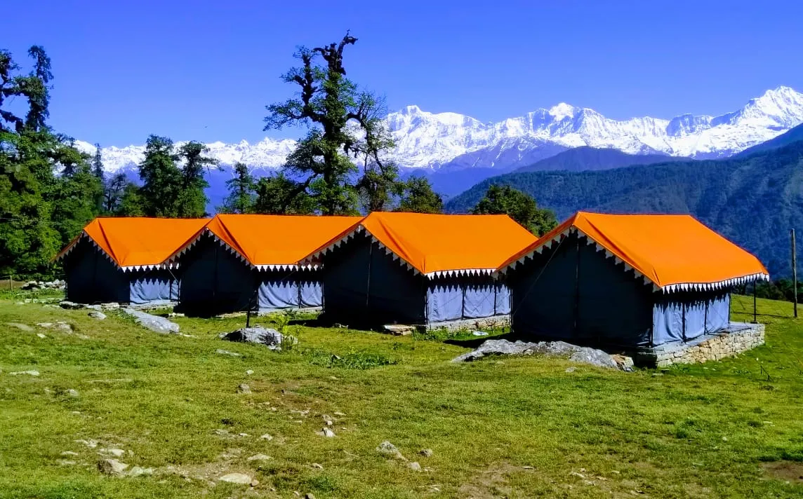 The Meadows Chopta Camp Stay Bedroom
