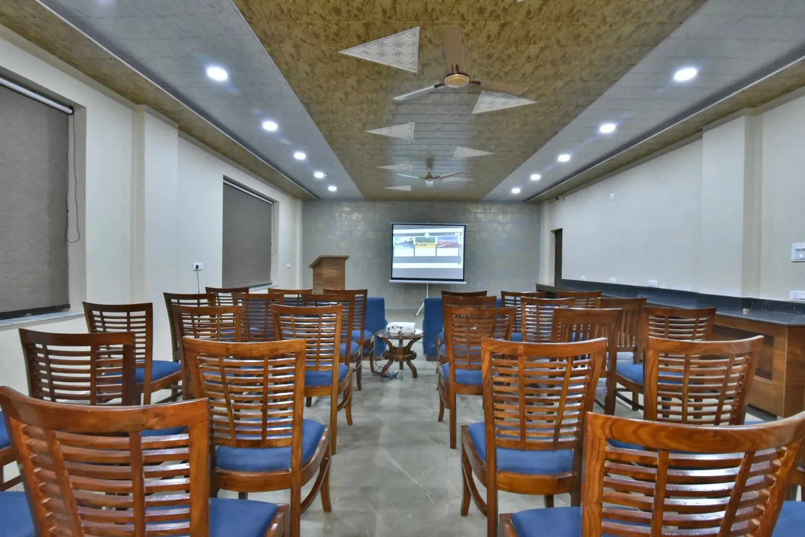 DLS Ark Holiday Inn Conference Room