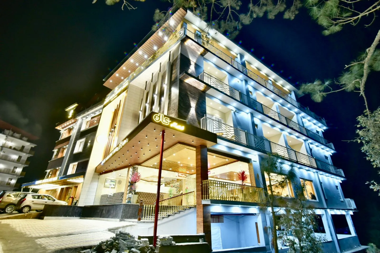 DLS Ark Holiday Inn Facade