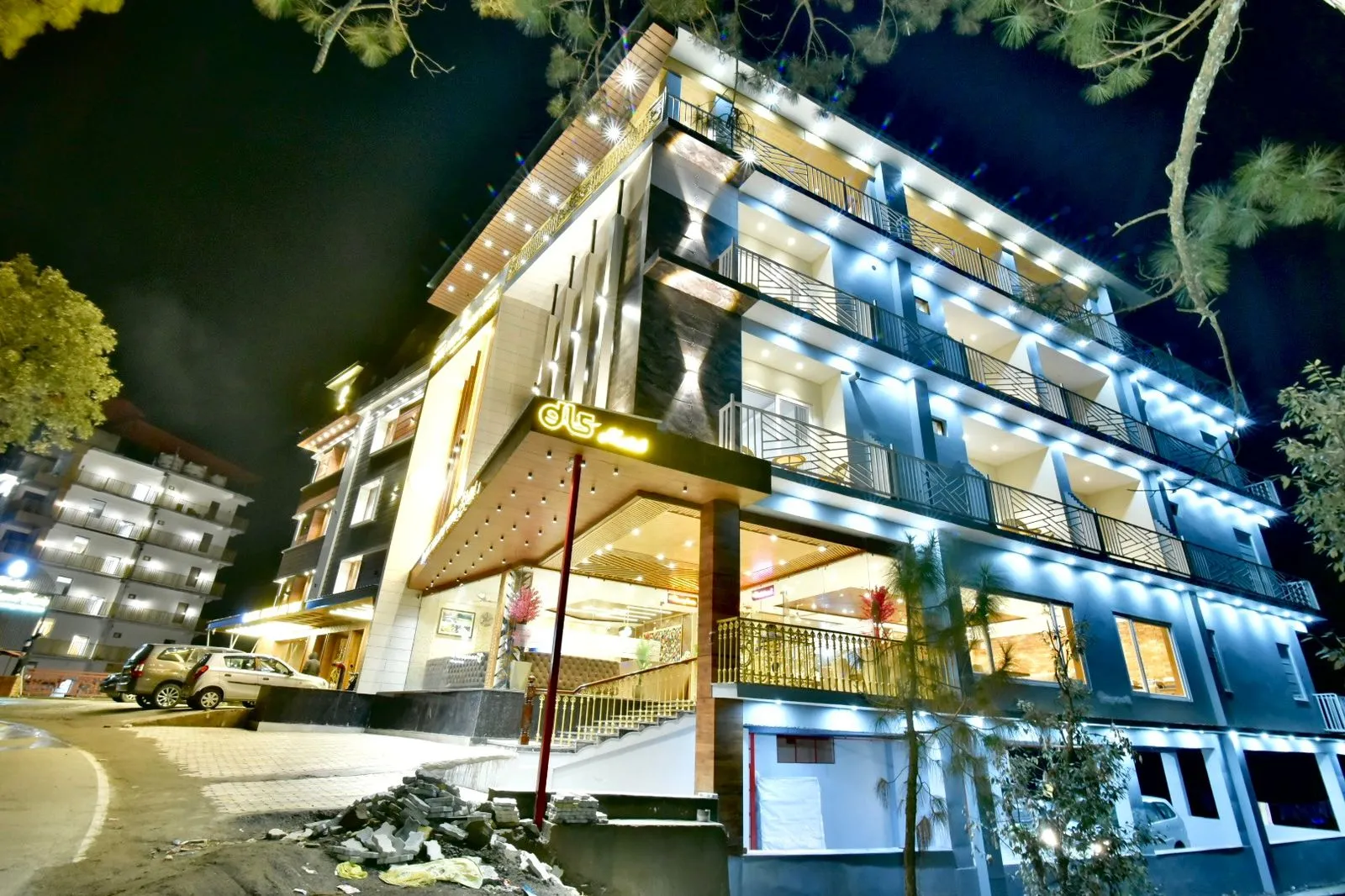 DLS Ark Holiday Inn Facade