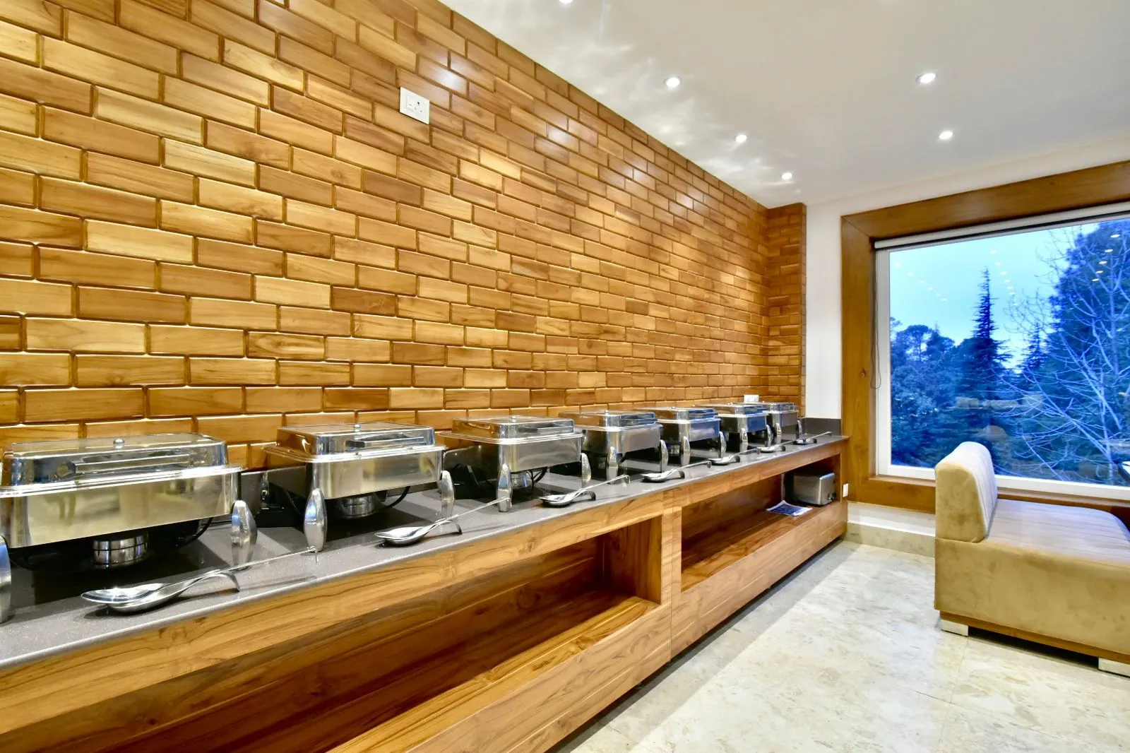 DLS Ark Holiday Inn Restaurant