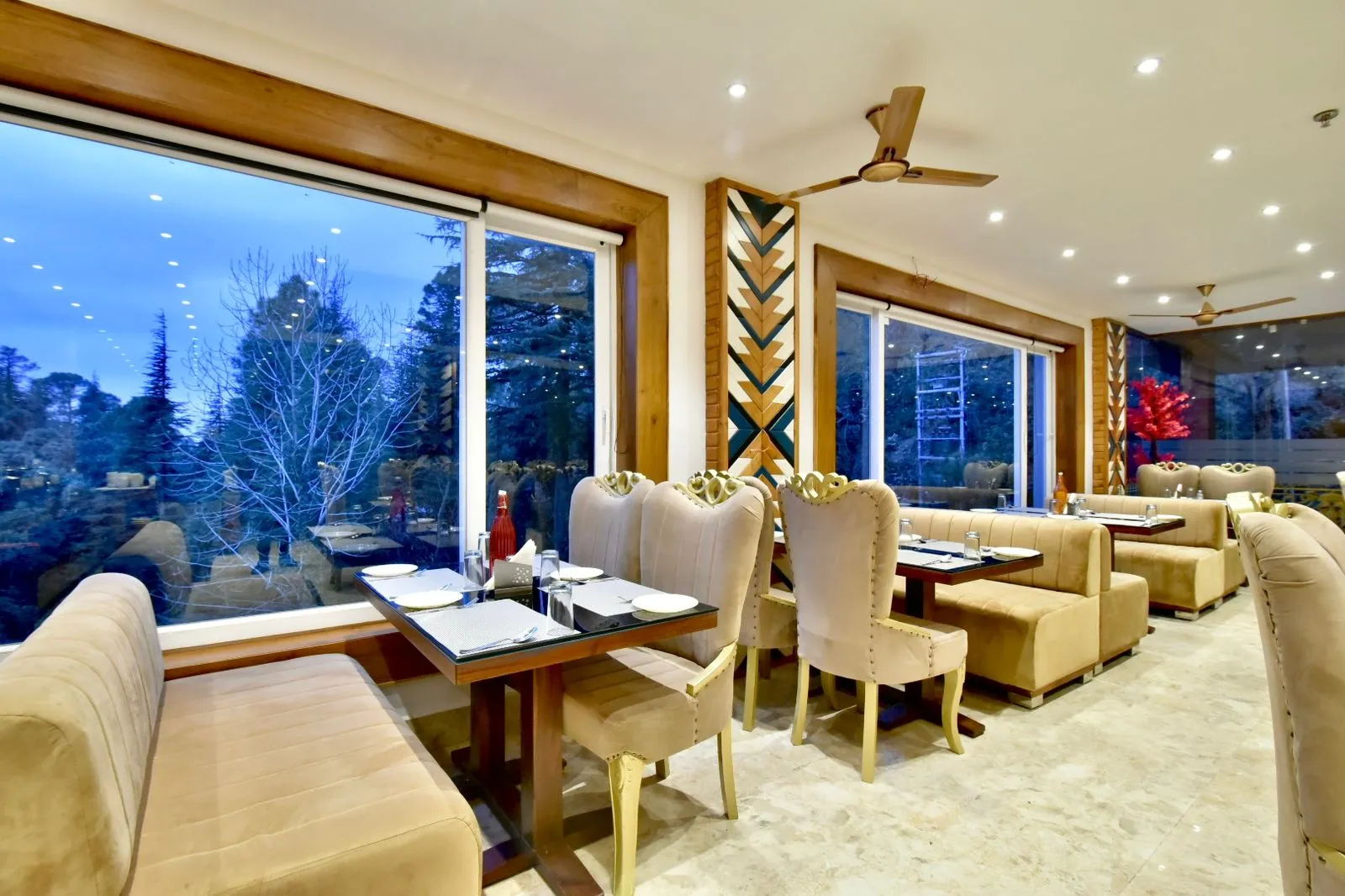 DLS Ark Holiday Inn Restaurant