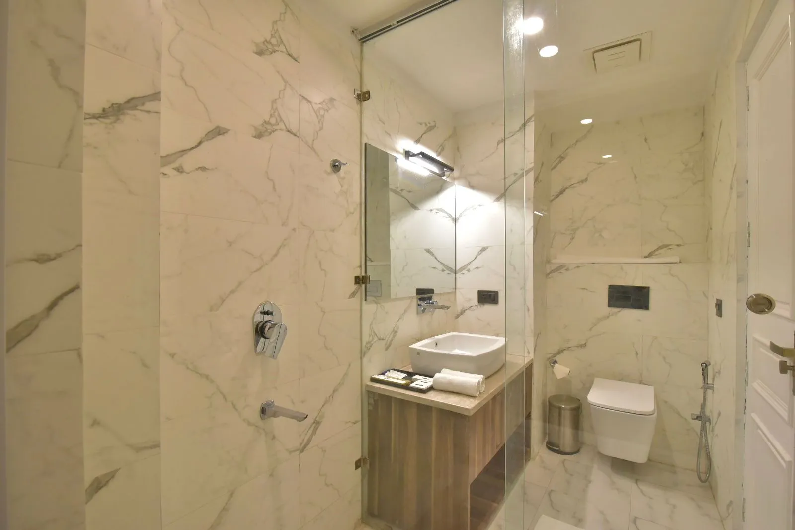 DLS Claret Inn Room