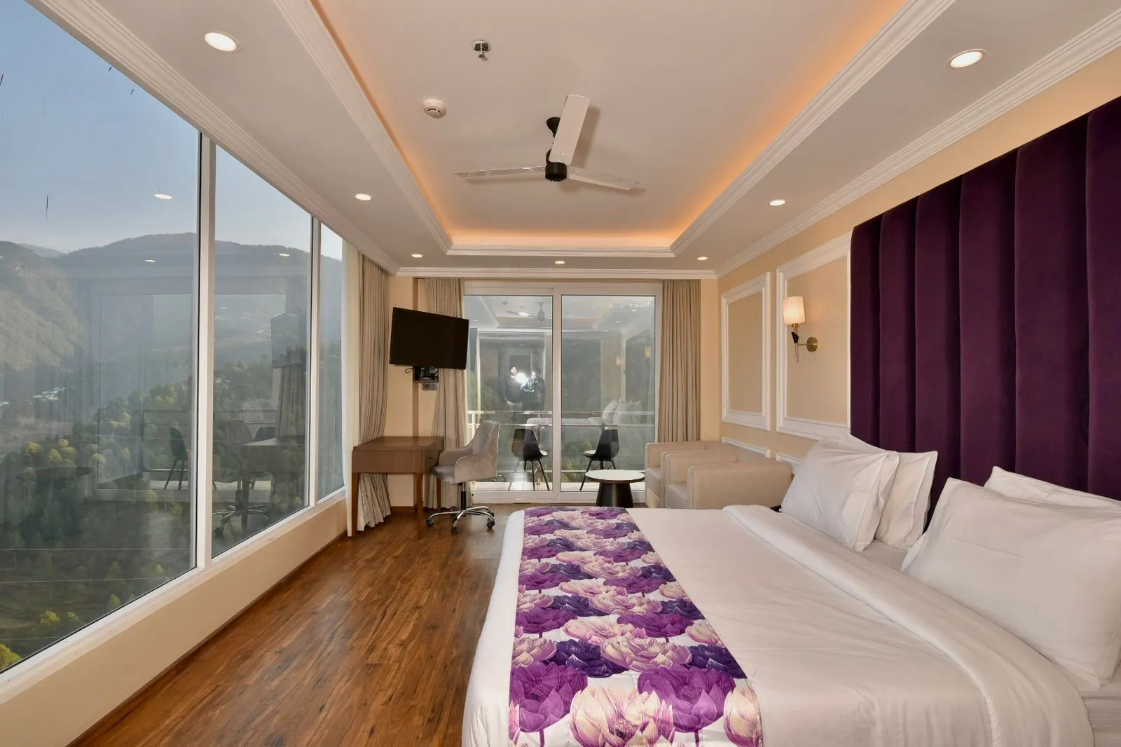 DLS Claret Inn Room
