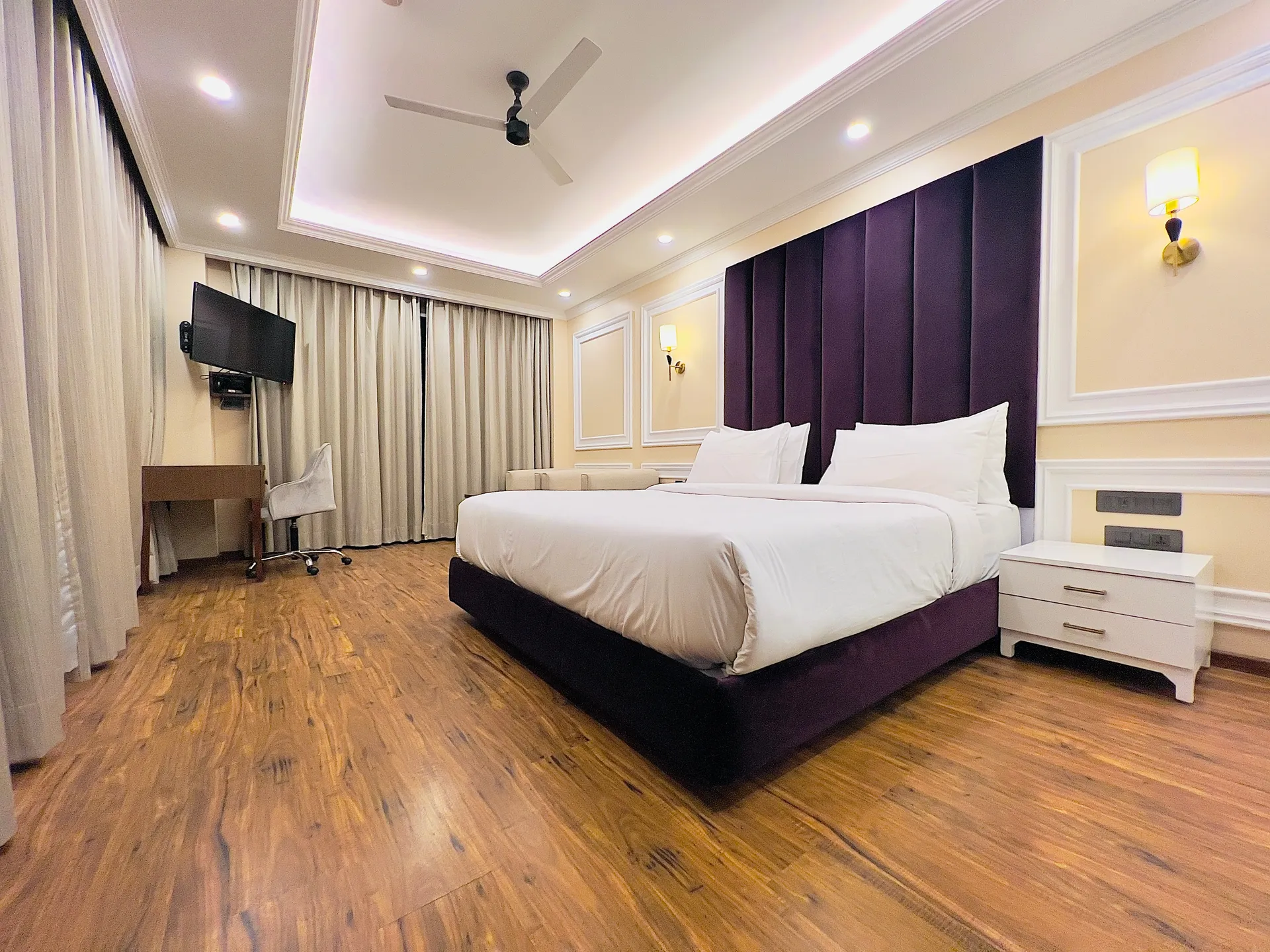 DLS Claret Inn Room