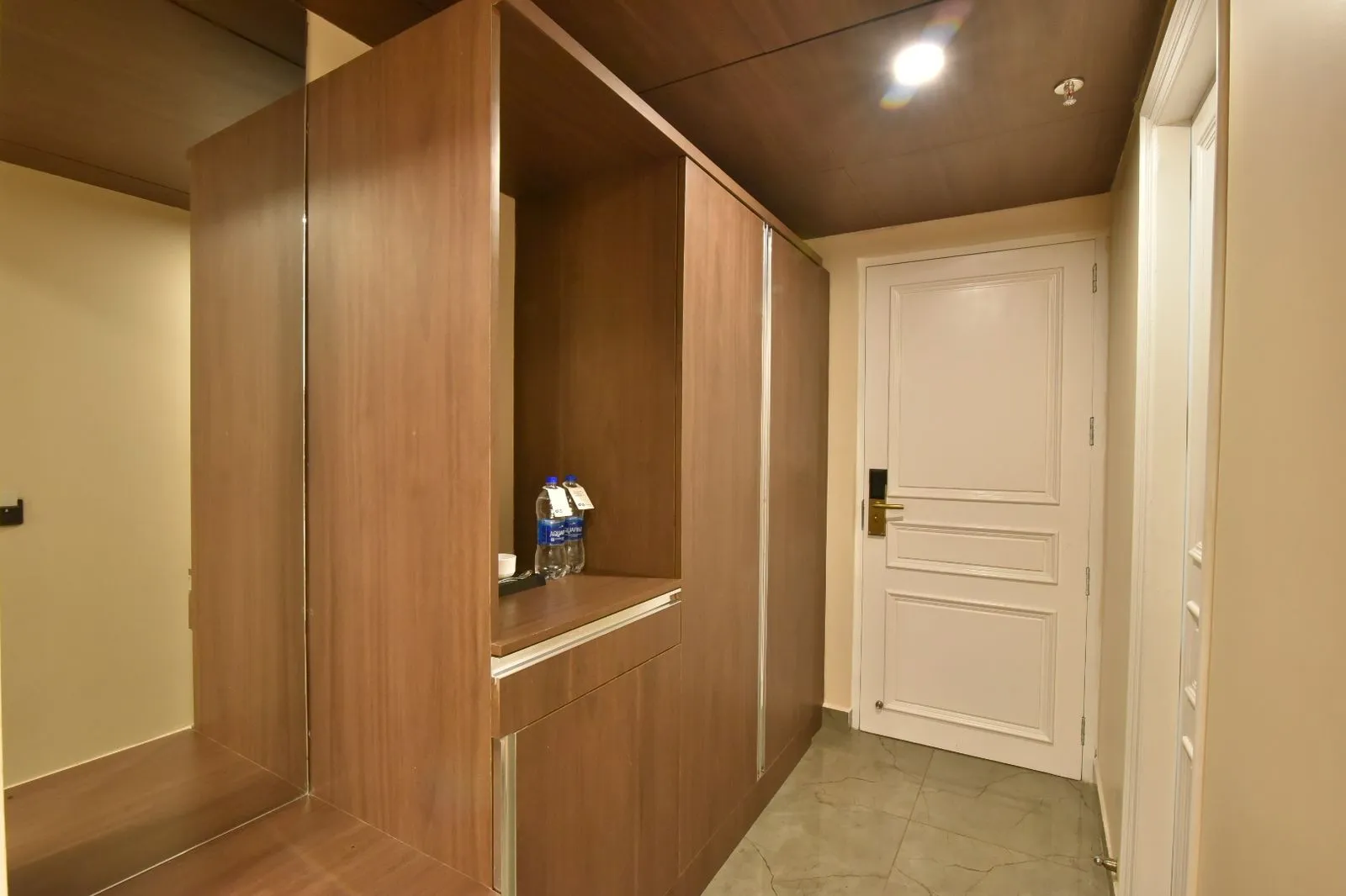 DLS Claret Inn Room