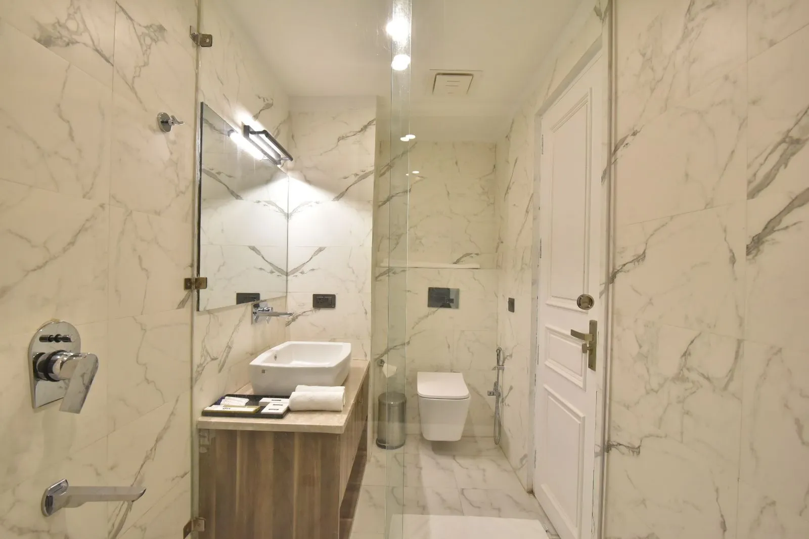 DLS Claret Inn Room