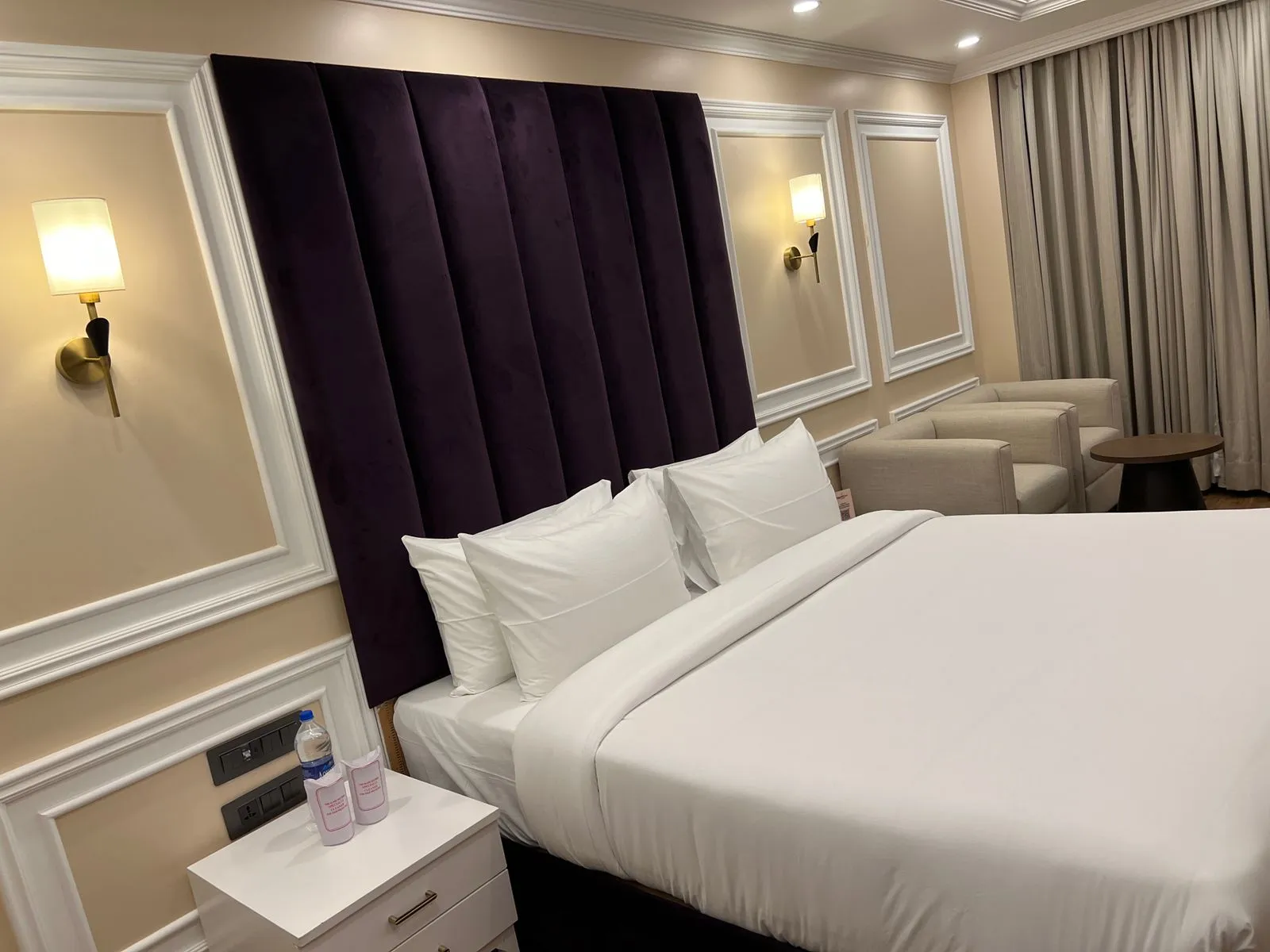 DLS Claret Inn Room