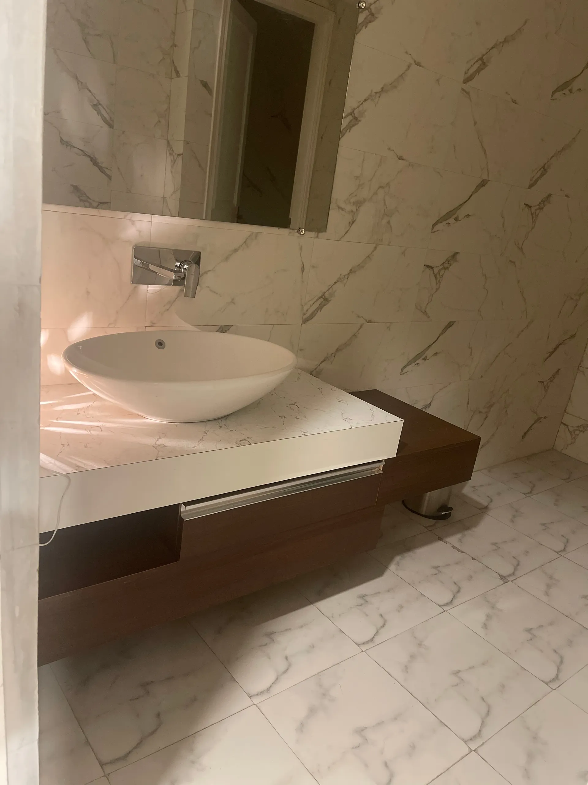 DLS Claret Inn Room