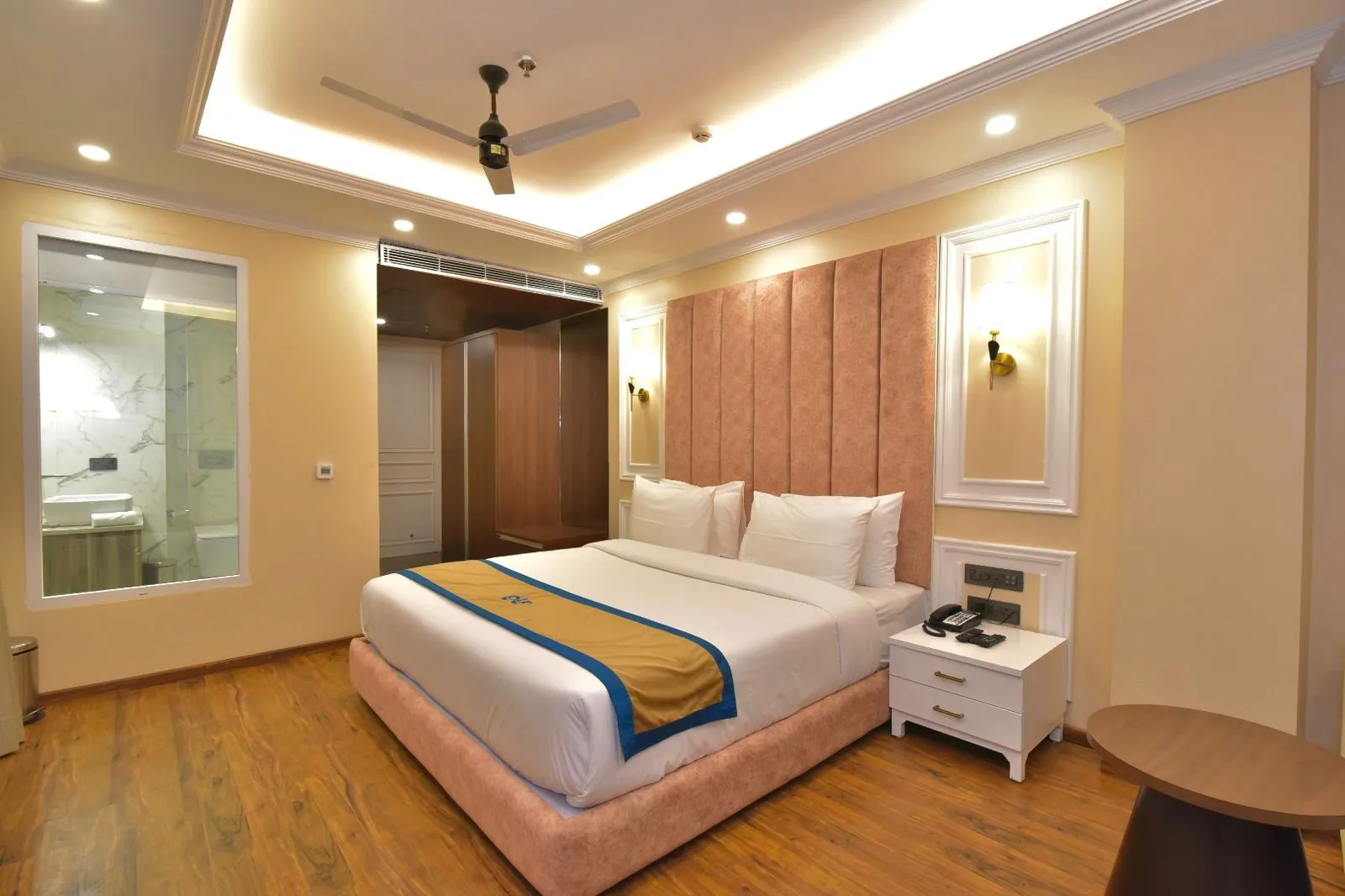 DLS Claret Inn Room