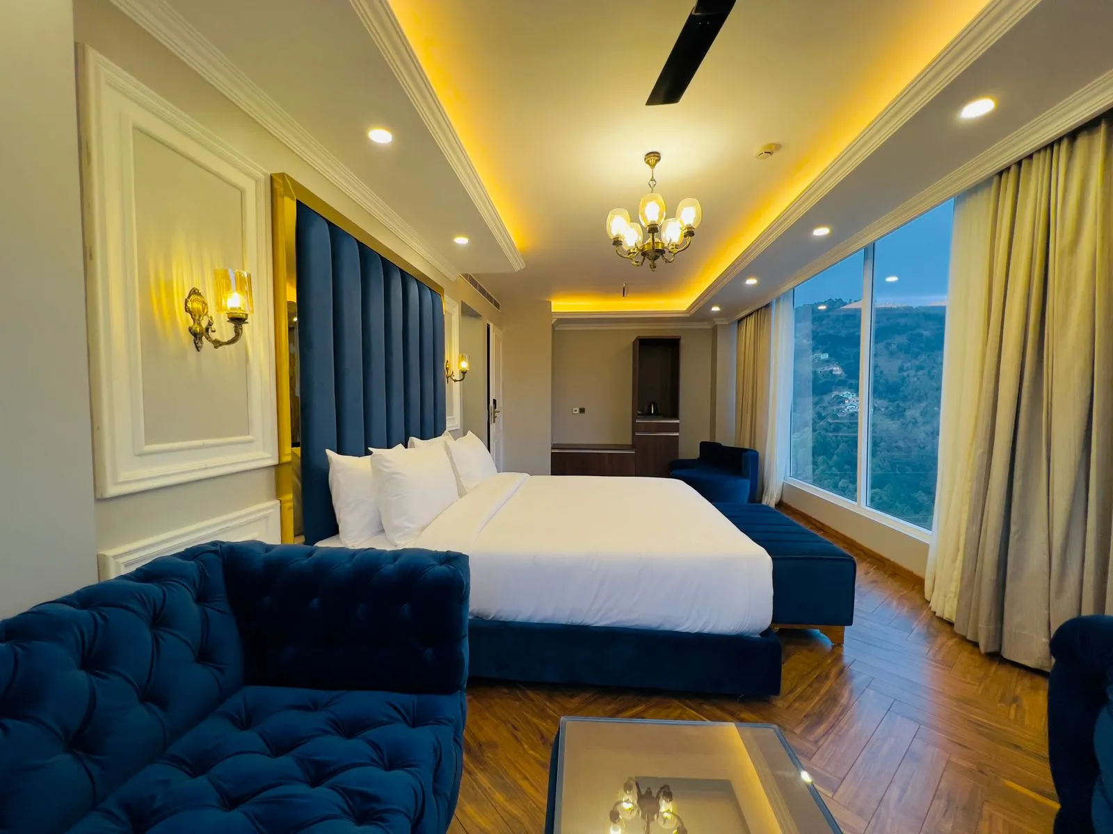 DLS Claret Inn Room