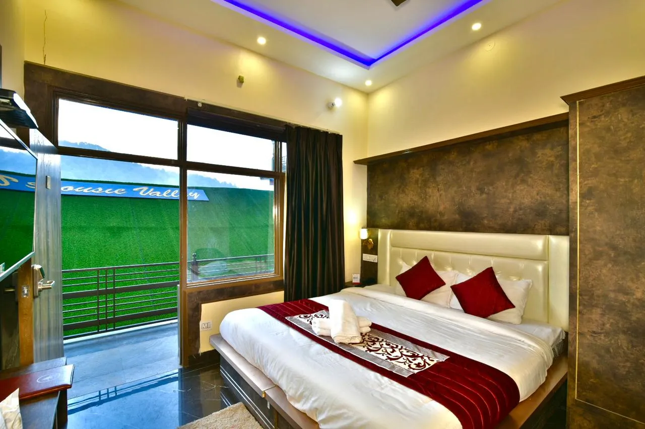 DLS Dalhousie valley resort Room