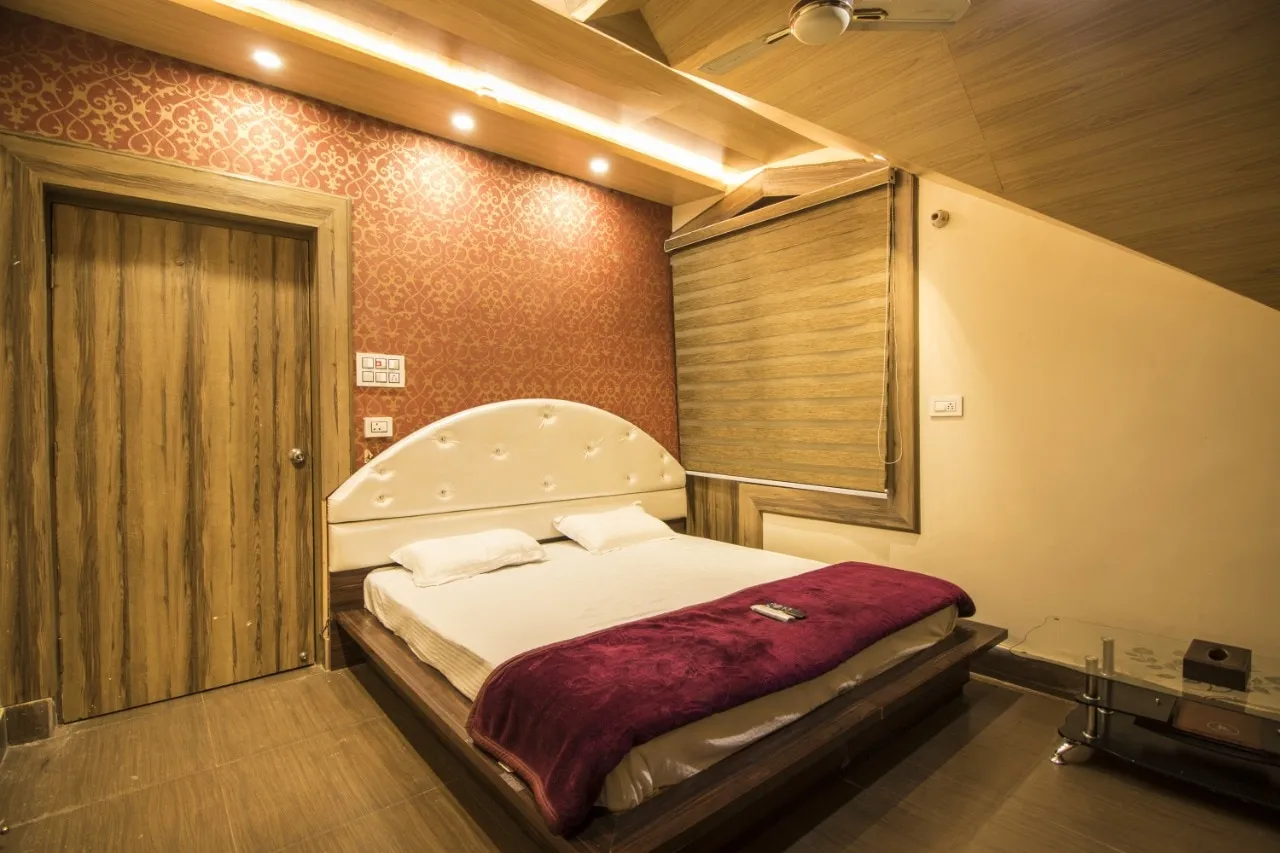 DLS Dalhousie valley resort Room