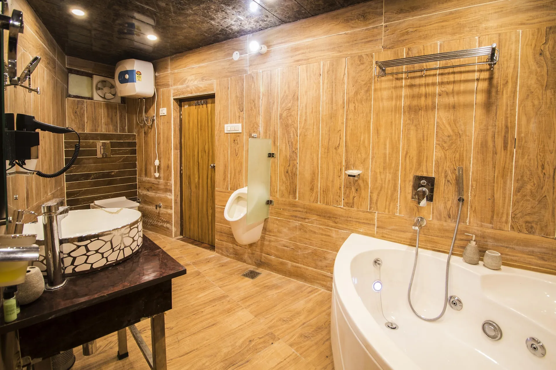 DLS Dalhousie valley resort Room