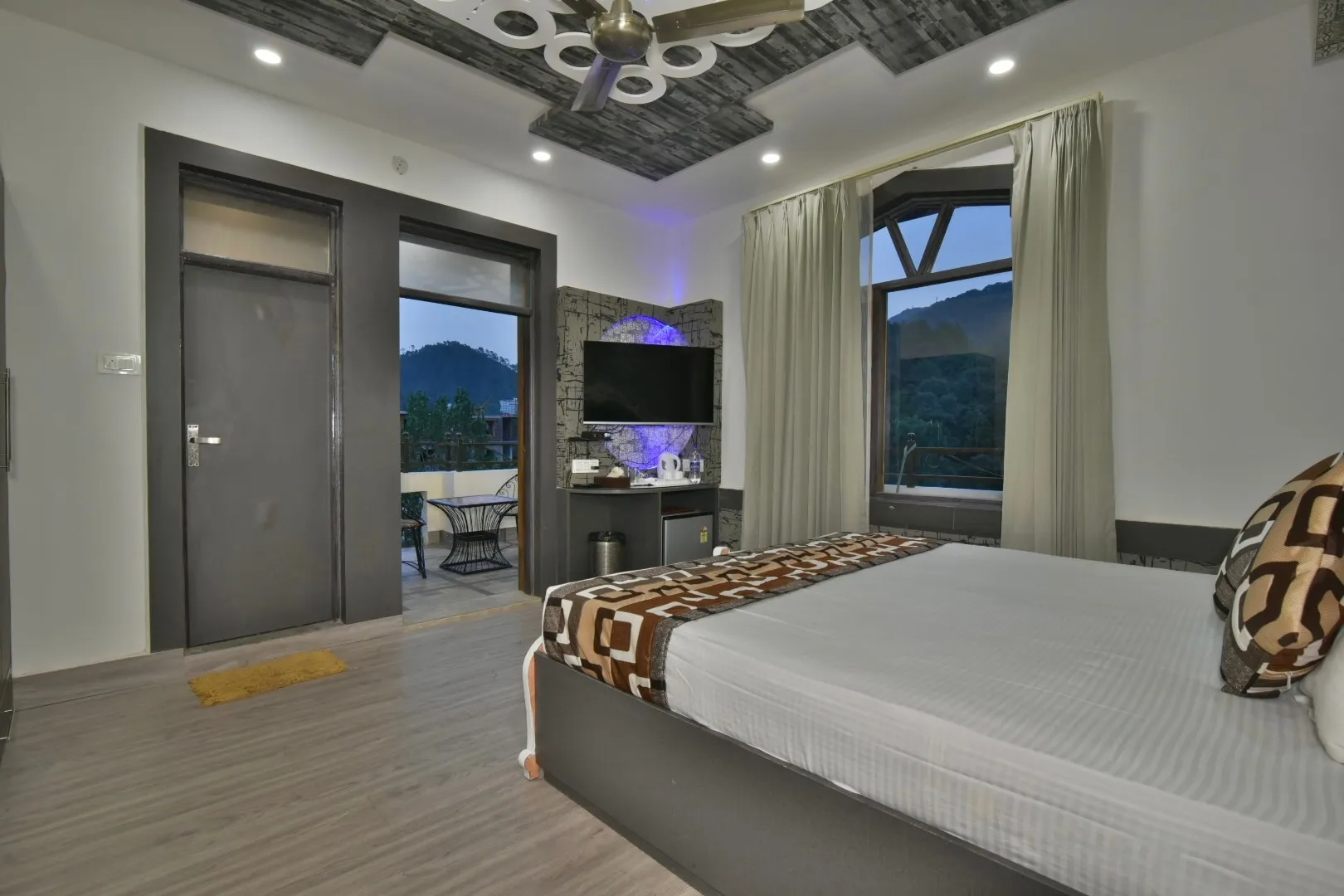 DLS Dalhousie valley resort Room