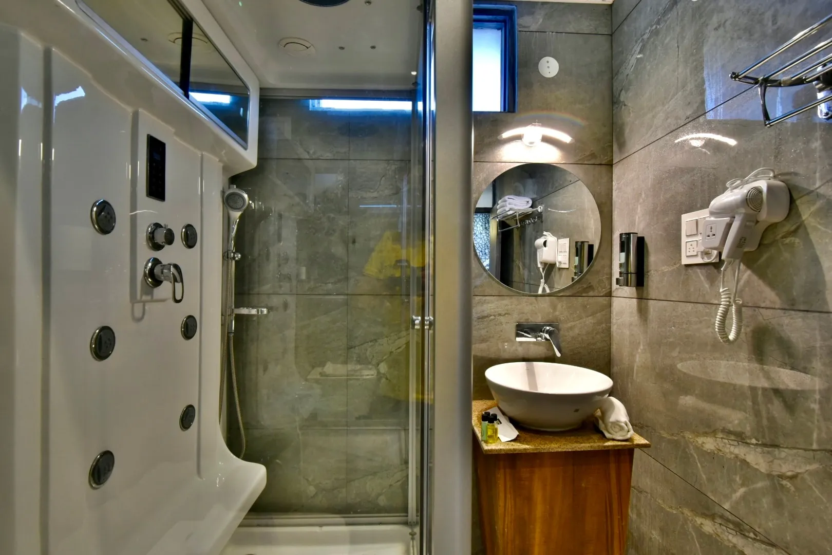 DLS Dalhousie valley resort Washroom