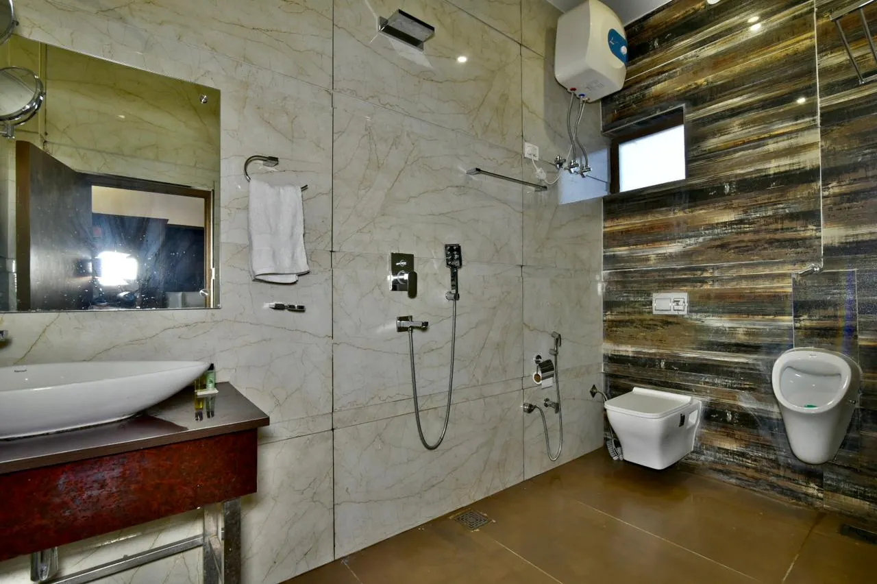DLS Dalhousie valley resort Washroom