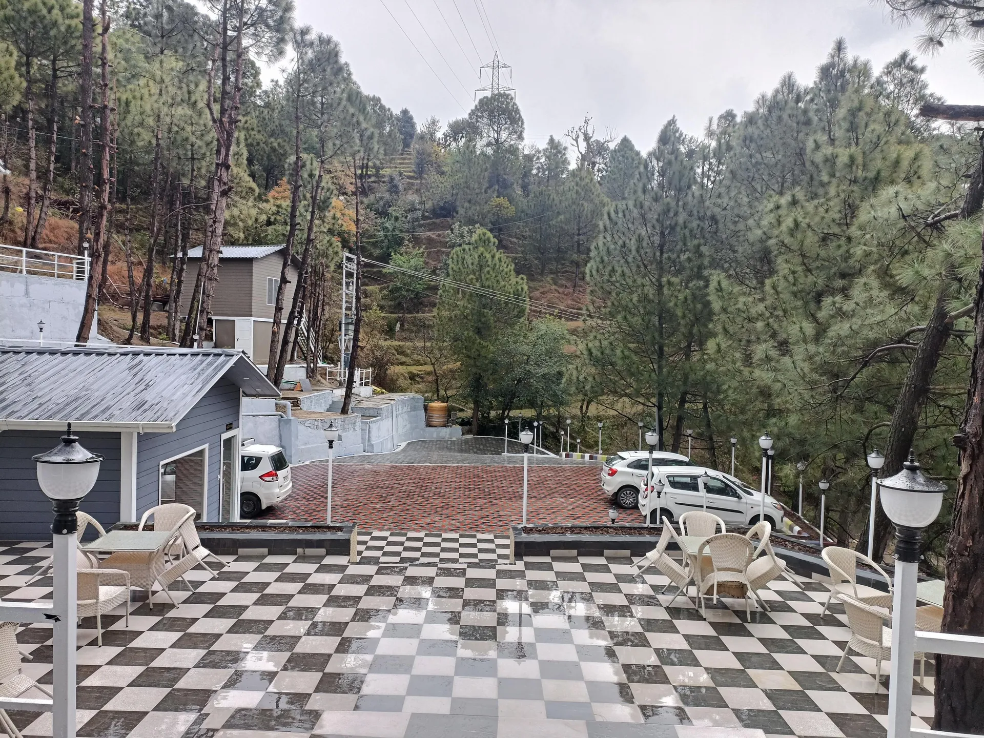 DLS Nature Trinket Resort Parking