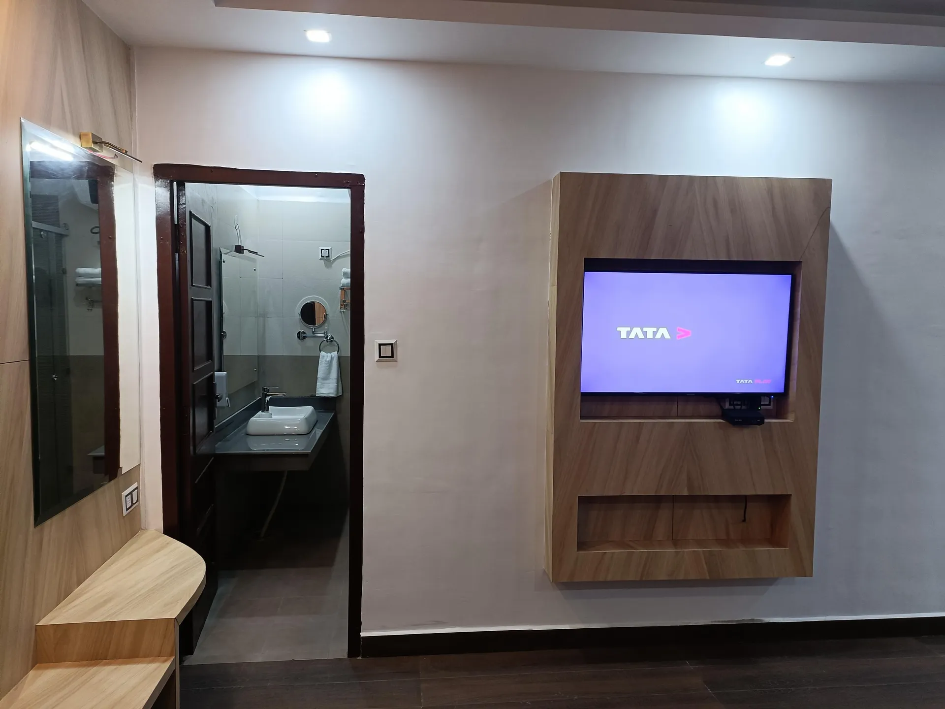 DLS Nature Trinket Resort Room