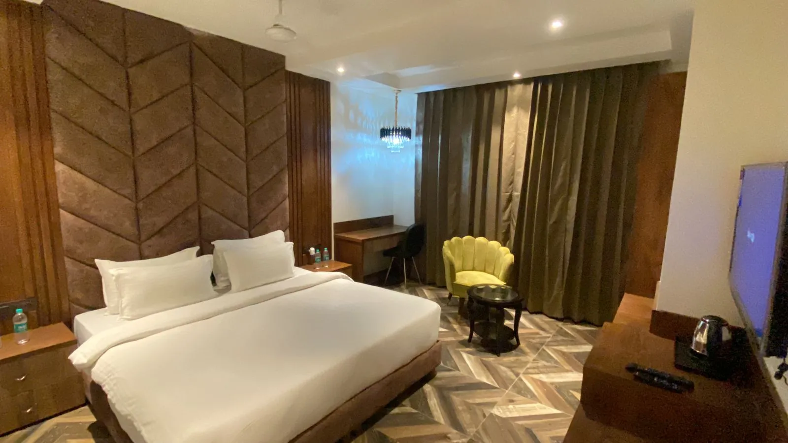 DLS Grand Luxotica Room