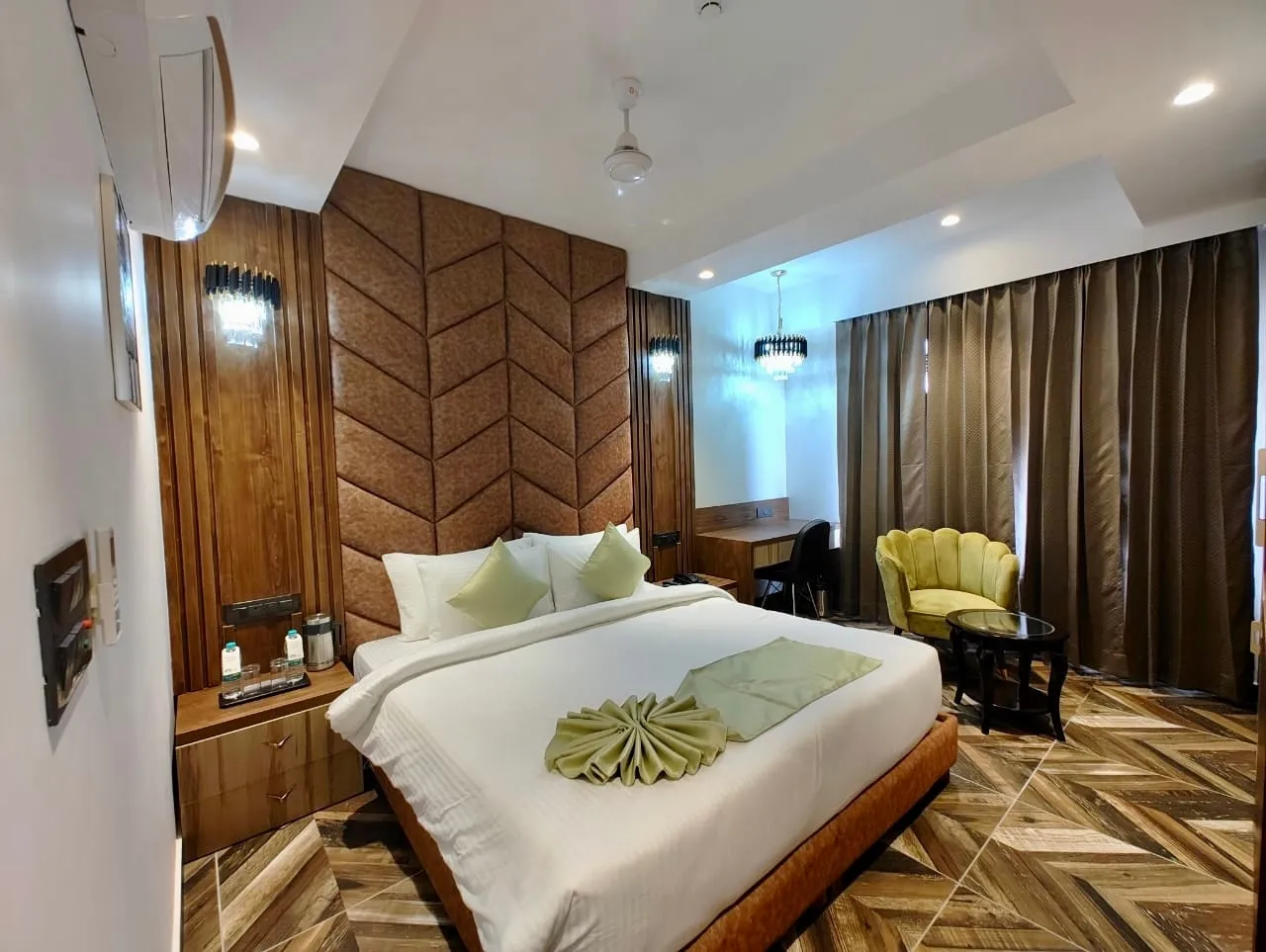 DLS Grand Luxotica Room
