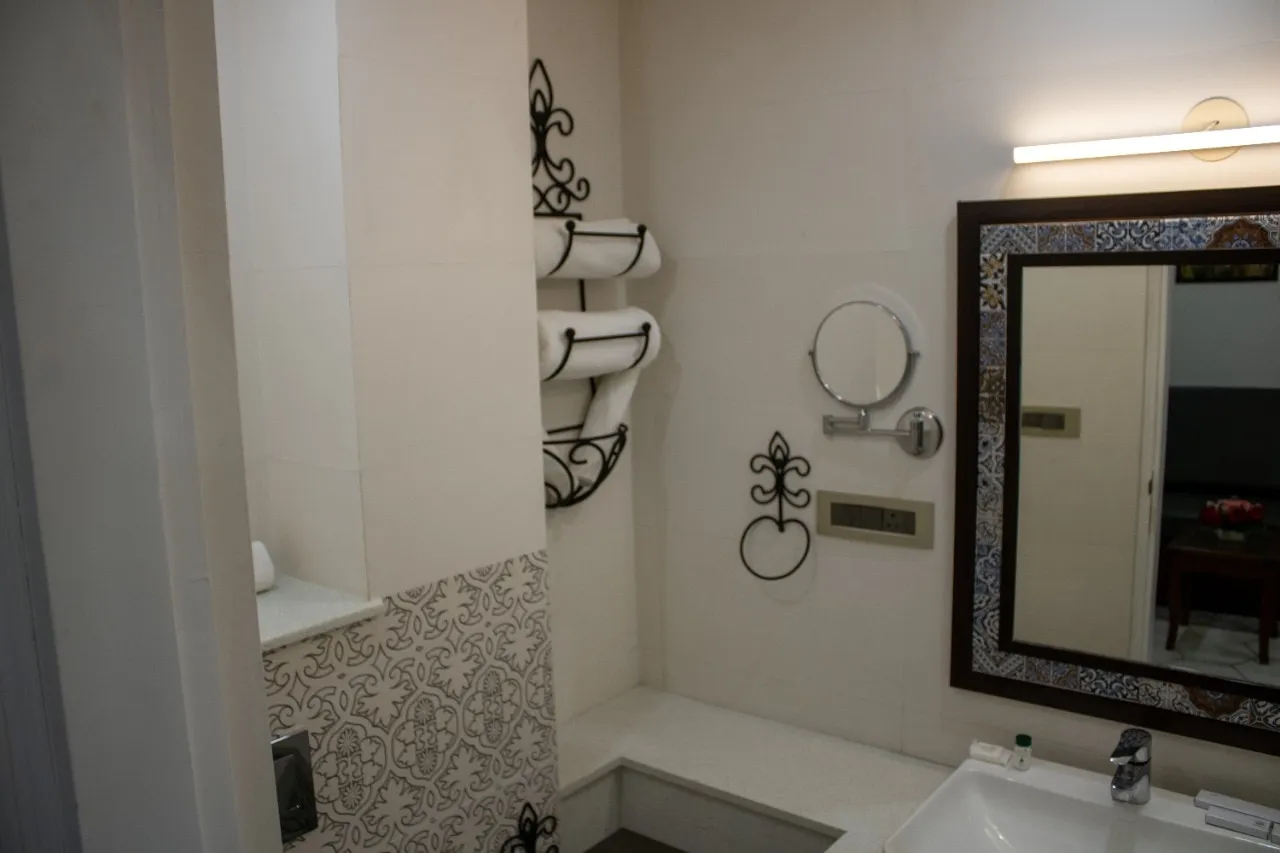 Sterling Marbella Dehradun Room