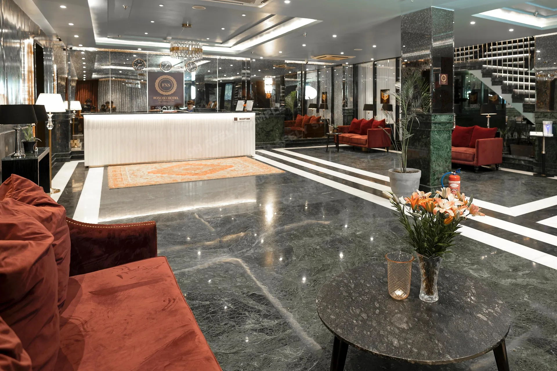 Foxoso Hotel, Delhi Airport Reception