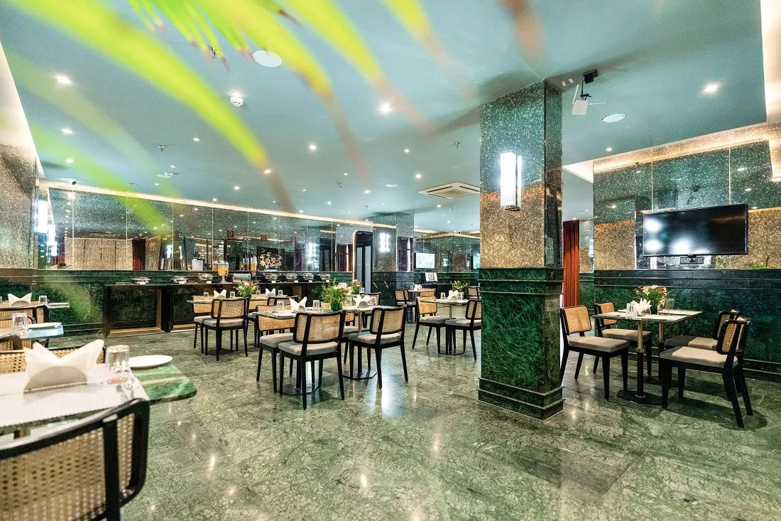 Foxoso Hotel, Delhi Airport Restaurant