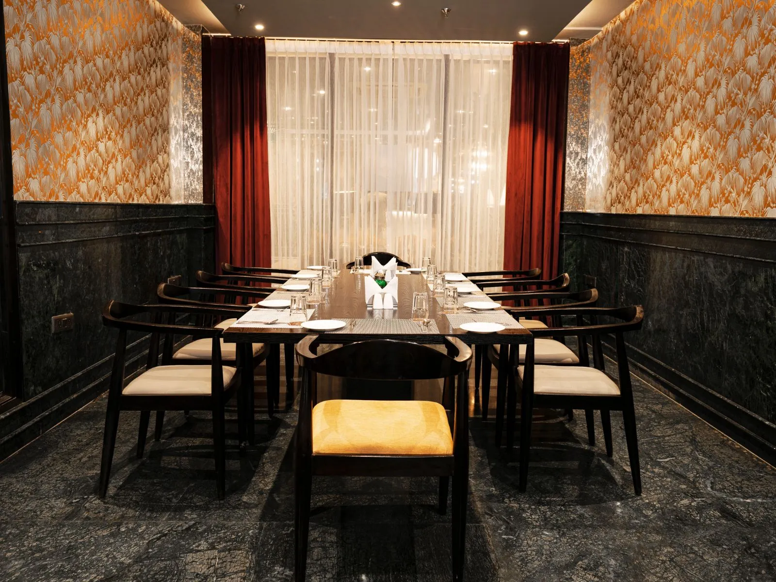 Foxoso Hotel, Delhi Airport Restaurant