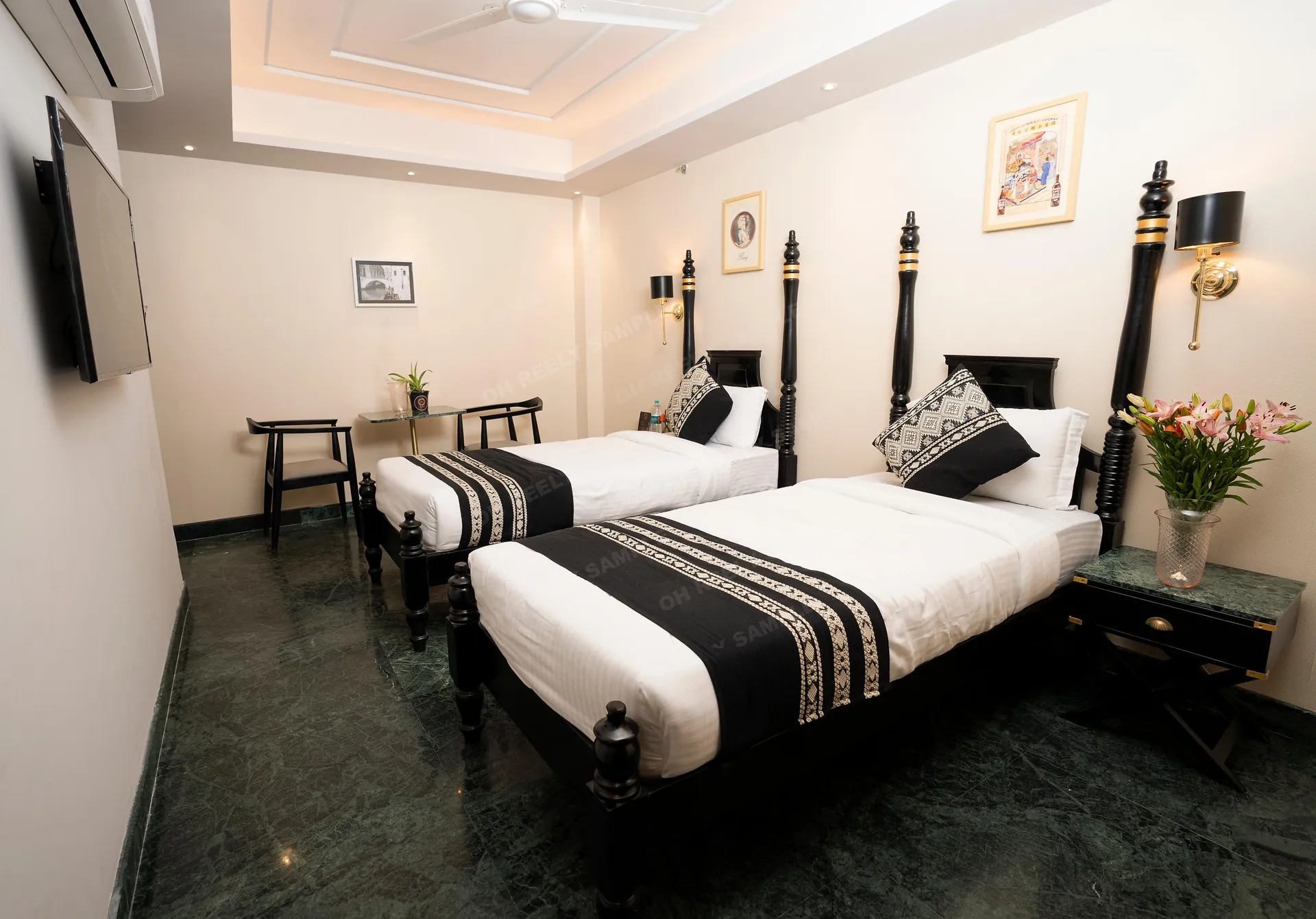 Foxoso Hotel, Delhi Airport Room