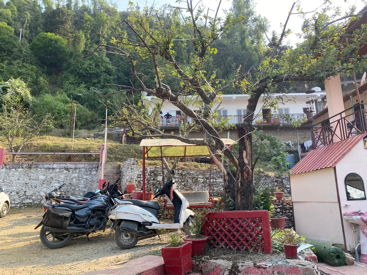Apple Orchard Resort By Royal Collection Hotels Parking