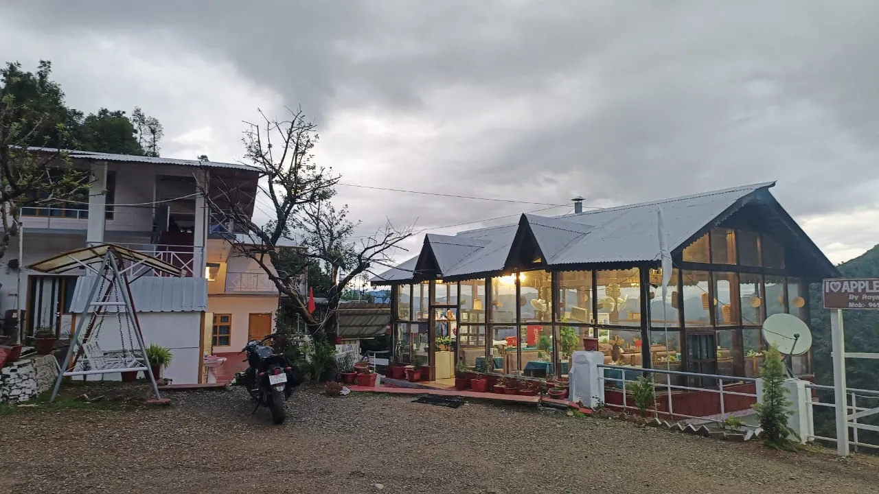 Apple Orchard Resort By Royal Collection Hotels Restaurant