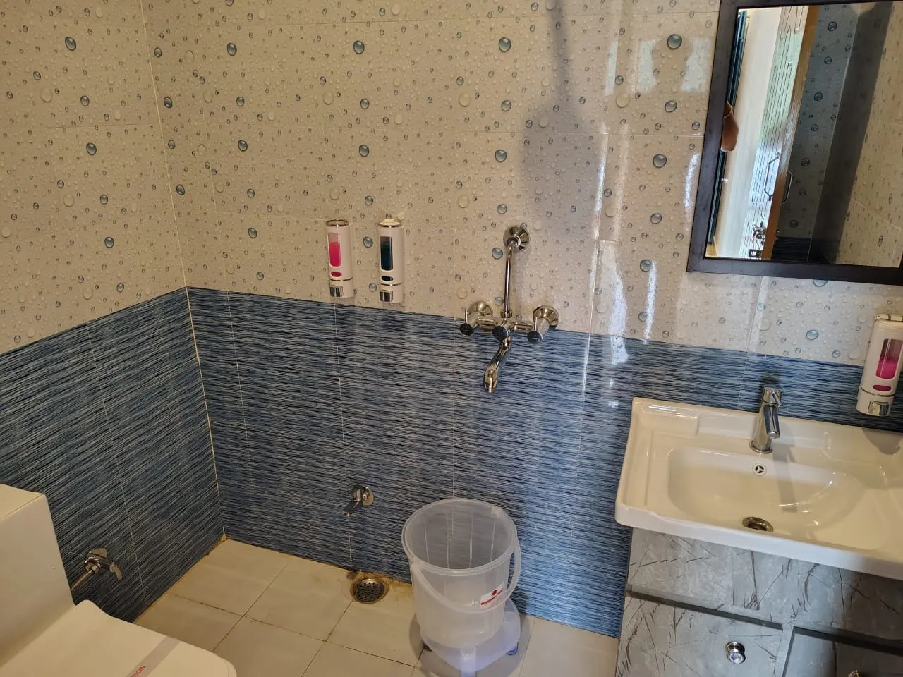 Apple Orchard Resort By Royal Collection Hotels Washroom