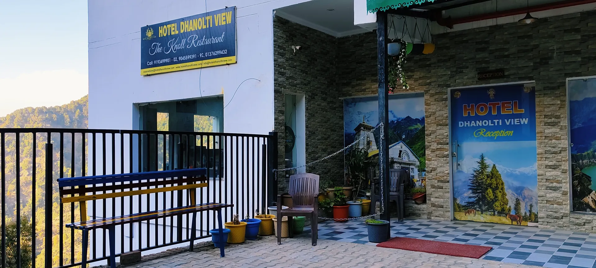 Hotel Dhanolti View by LA Riqueza Entrance