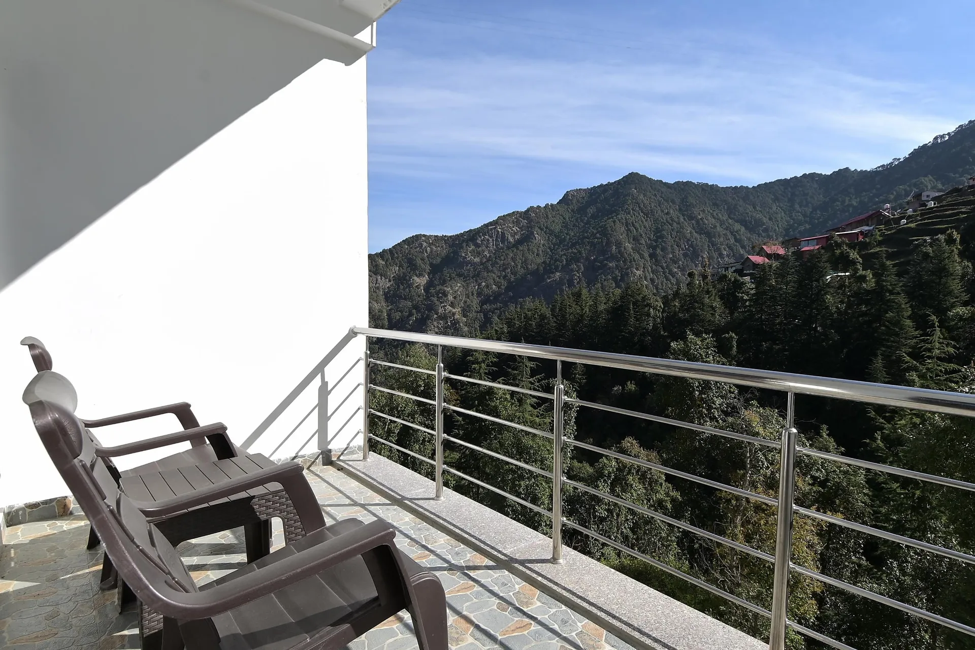 Hotel Dhanolti View by LA Riqueza Outdoors