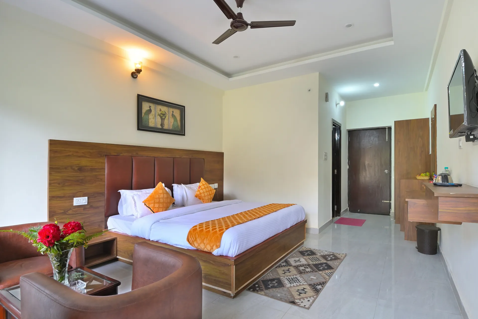 Hotel Dhanolti View by LA Riqueza Room