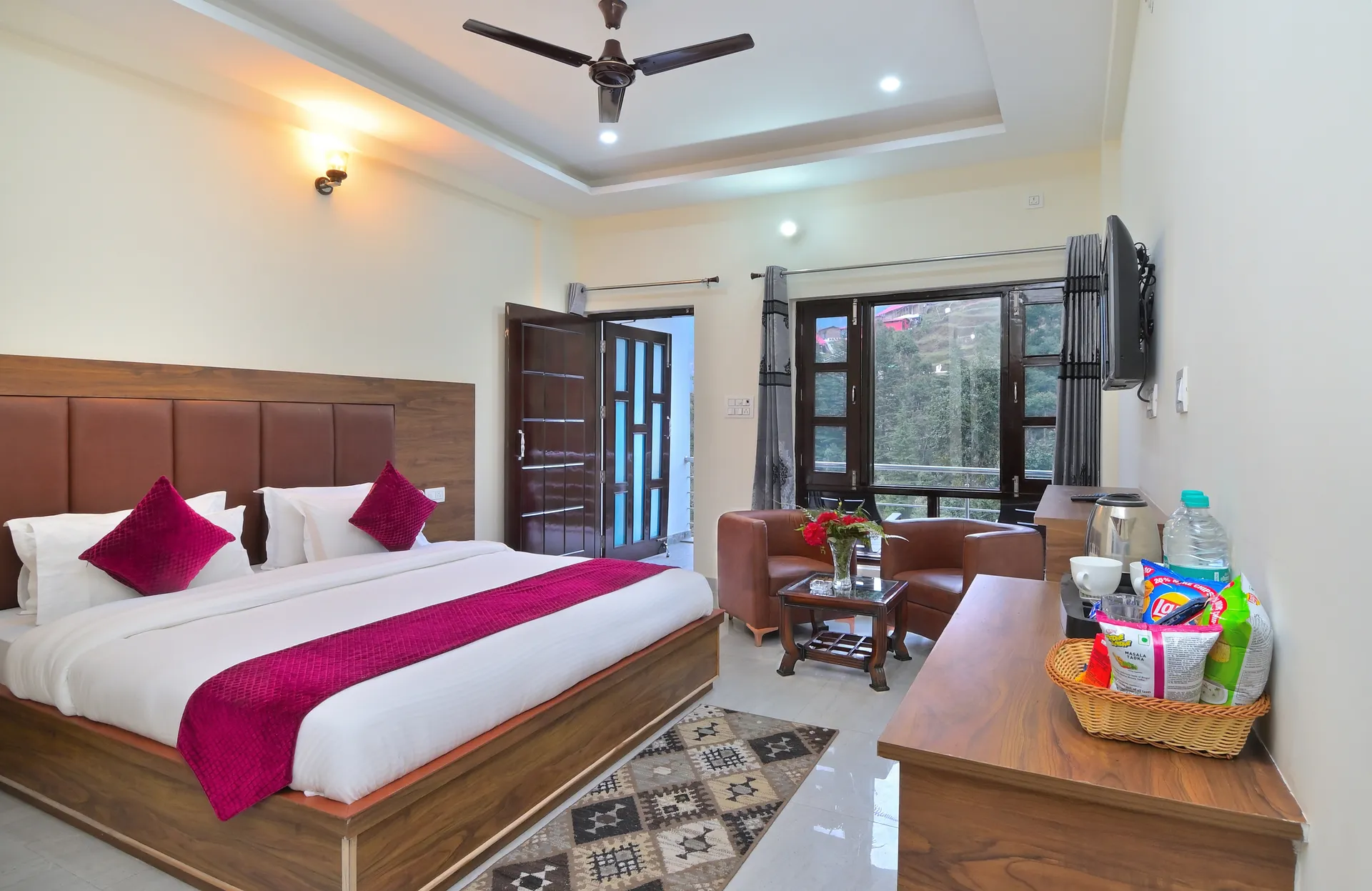 Hotel Dhanolti View by LA Riqueza Room