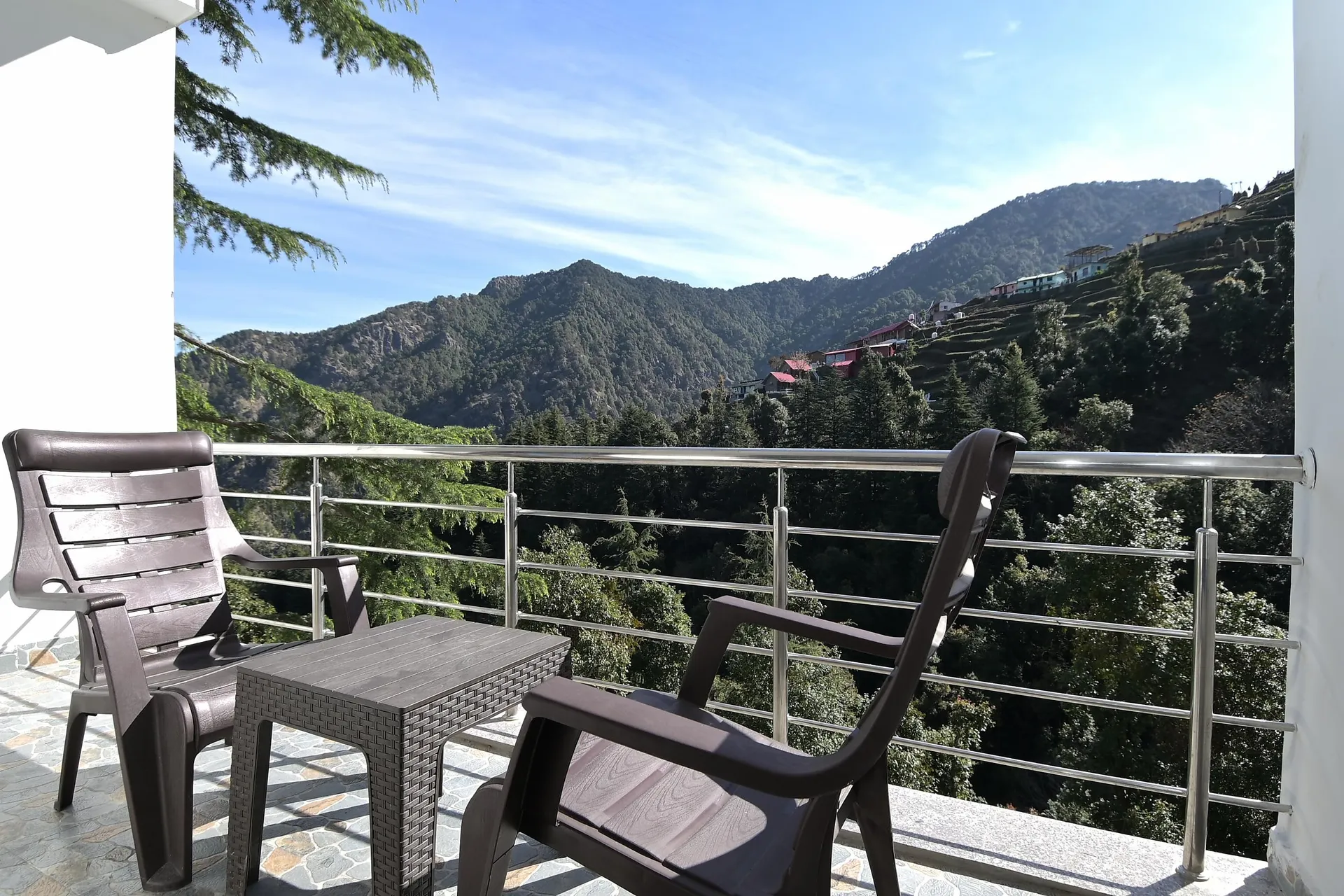 Hotel Dhanolti View by LA Riqueza Room