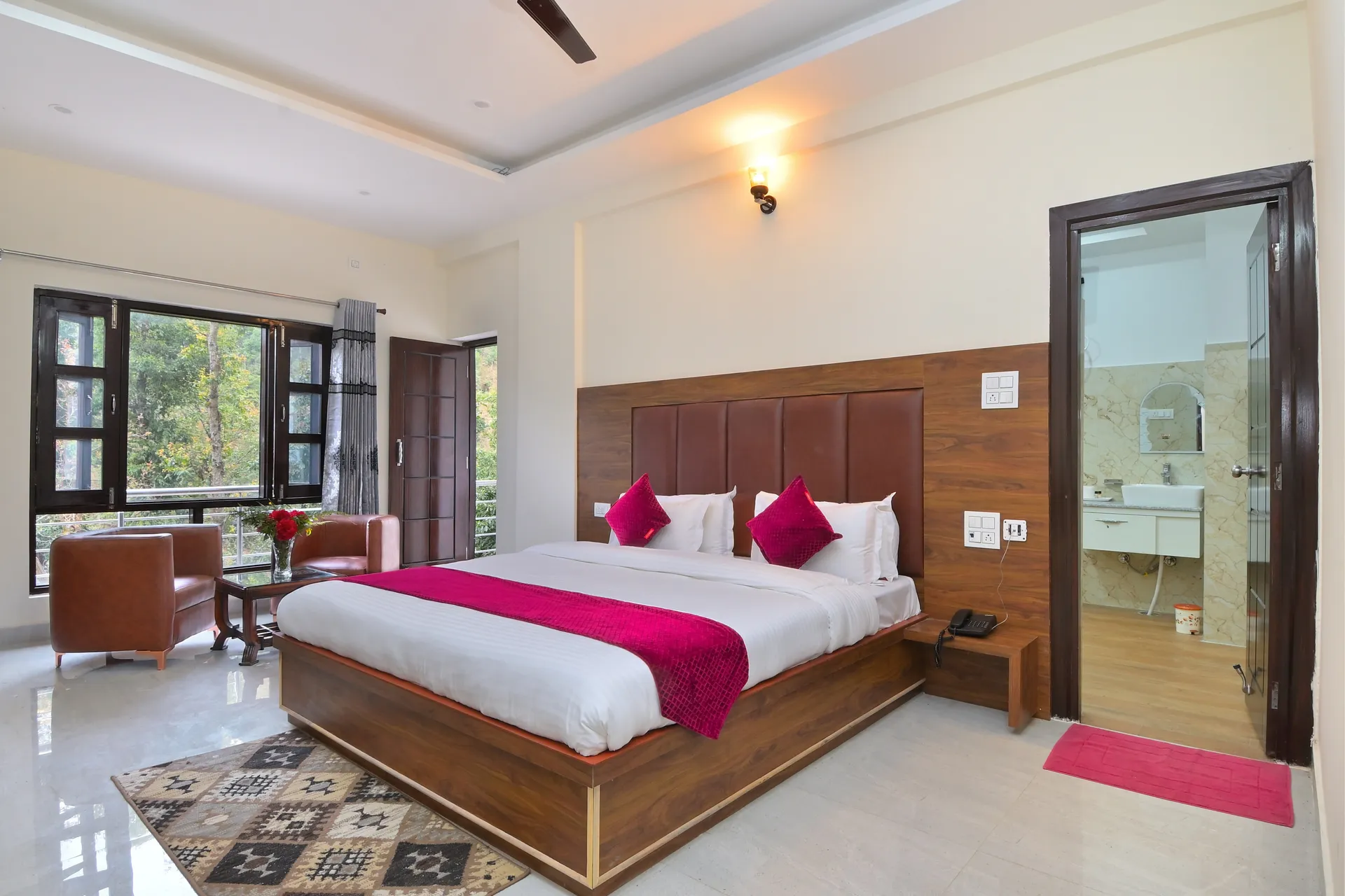Hotel Dhanolti View by LA Riqueza Room