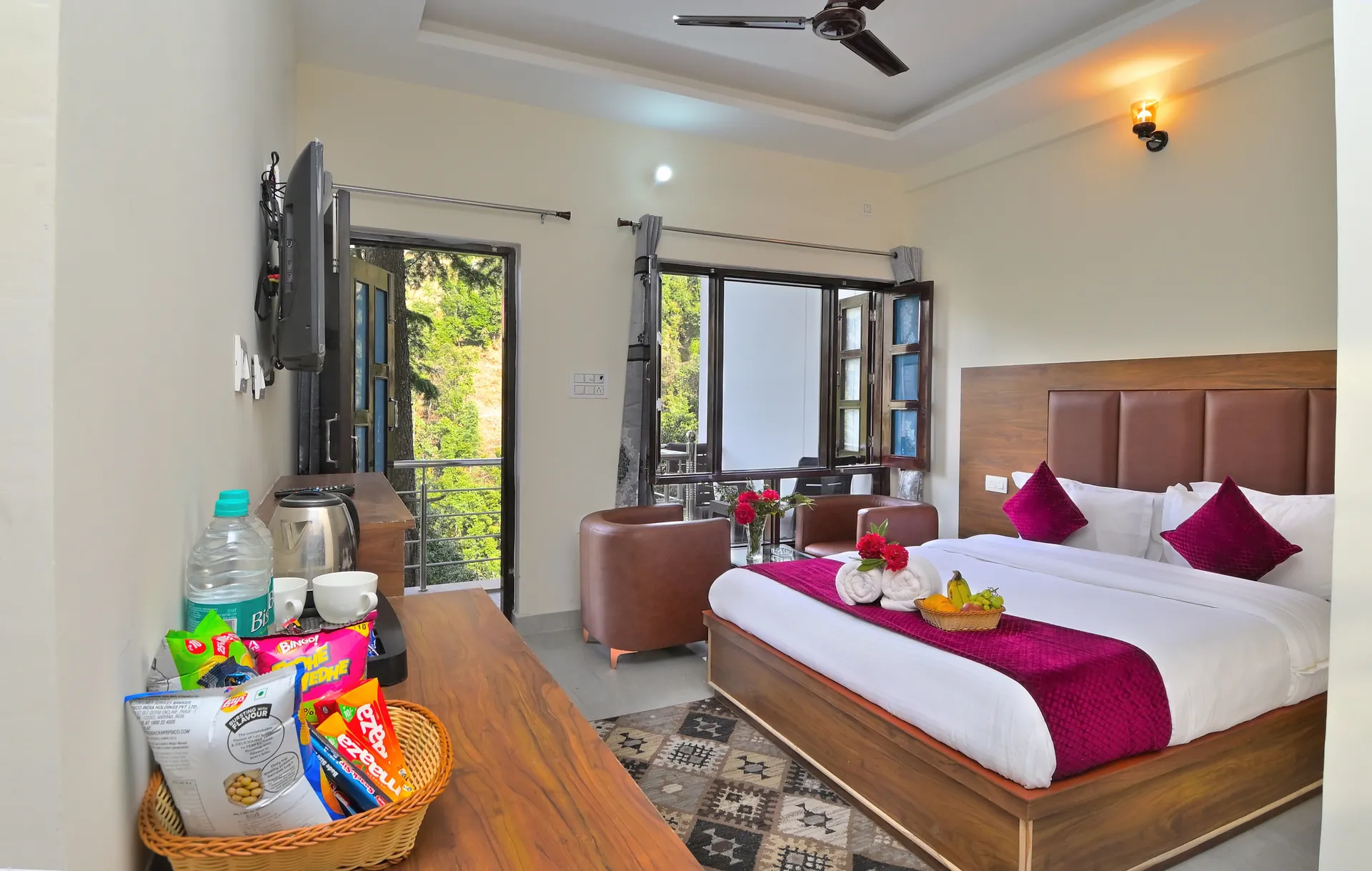Hotel Dhanolti View by LA Riqueza Room